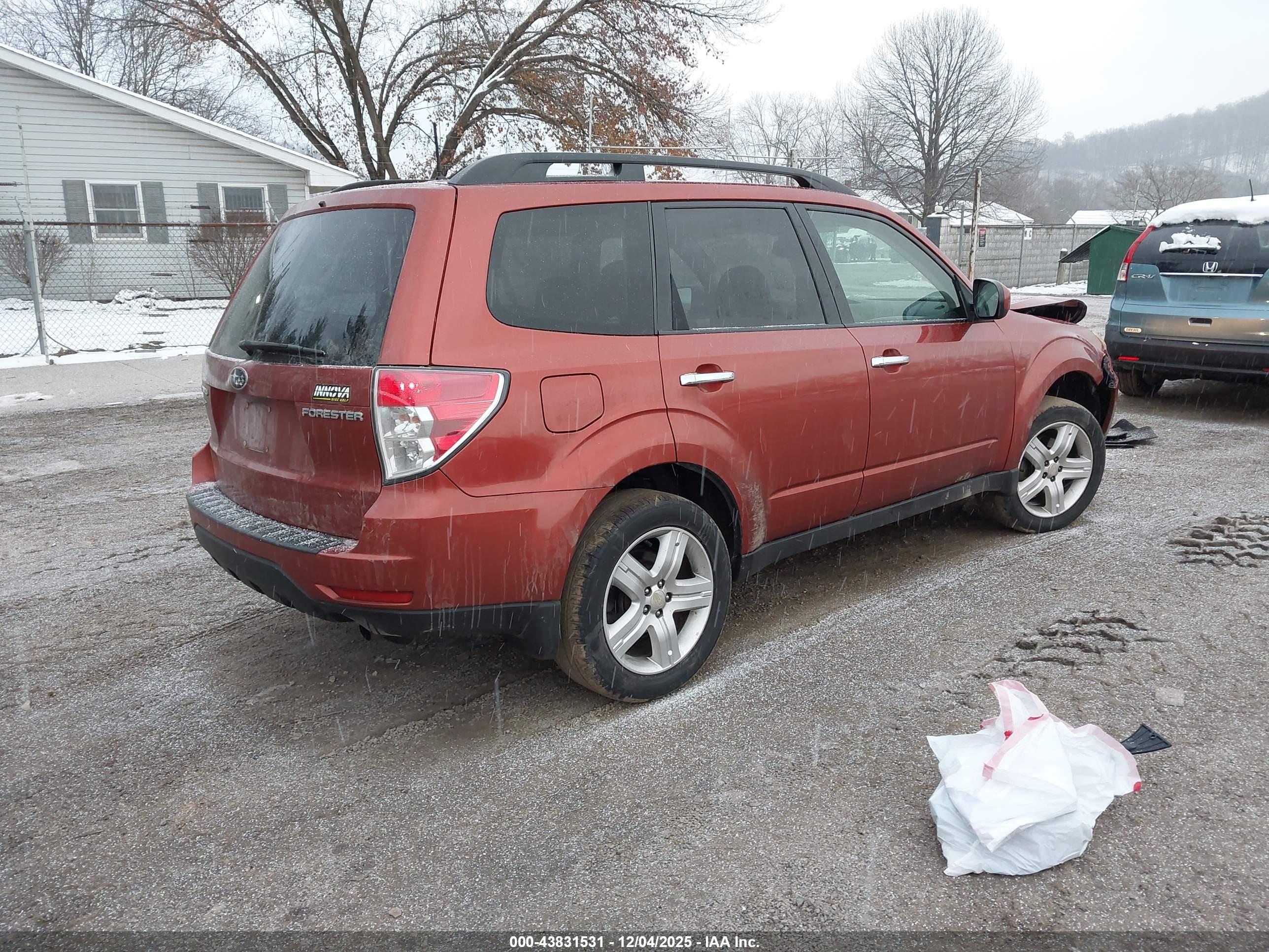 SUBARU FORESTER image 4