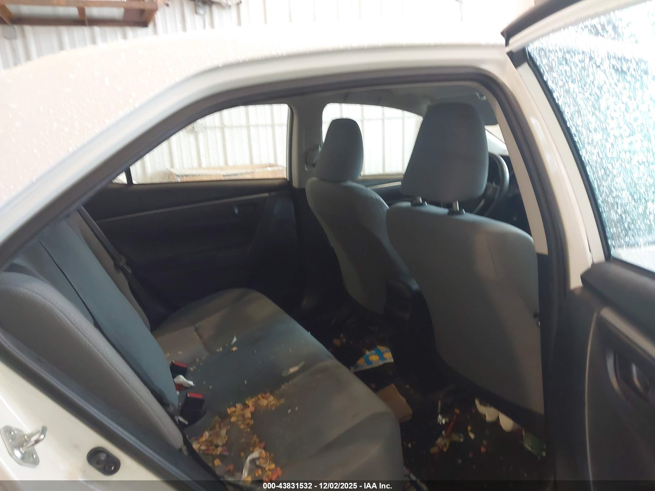 TOYOTA COROLLA image 8