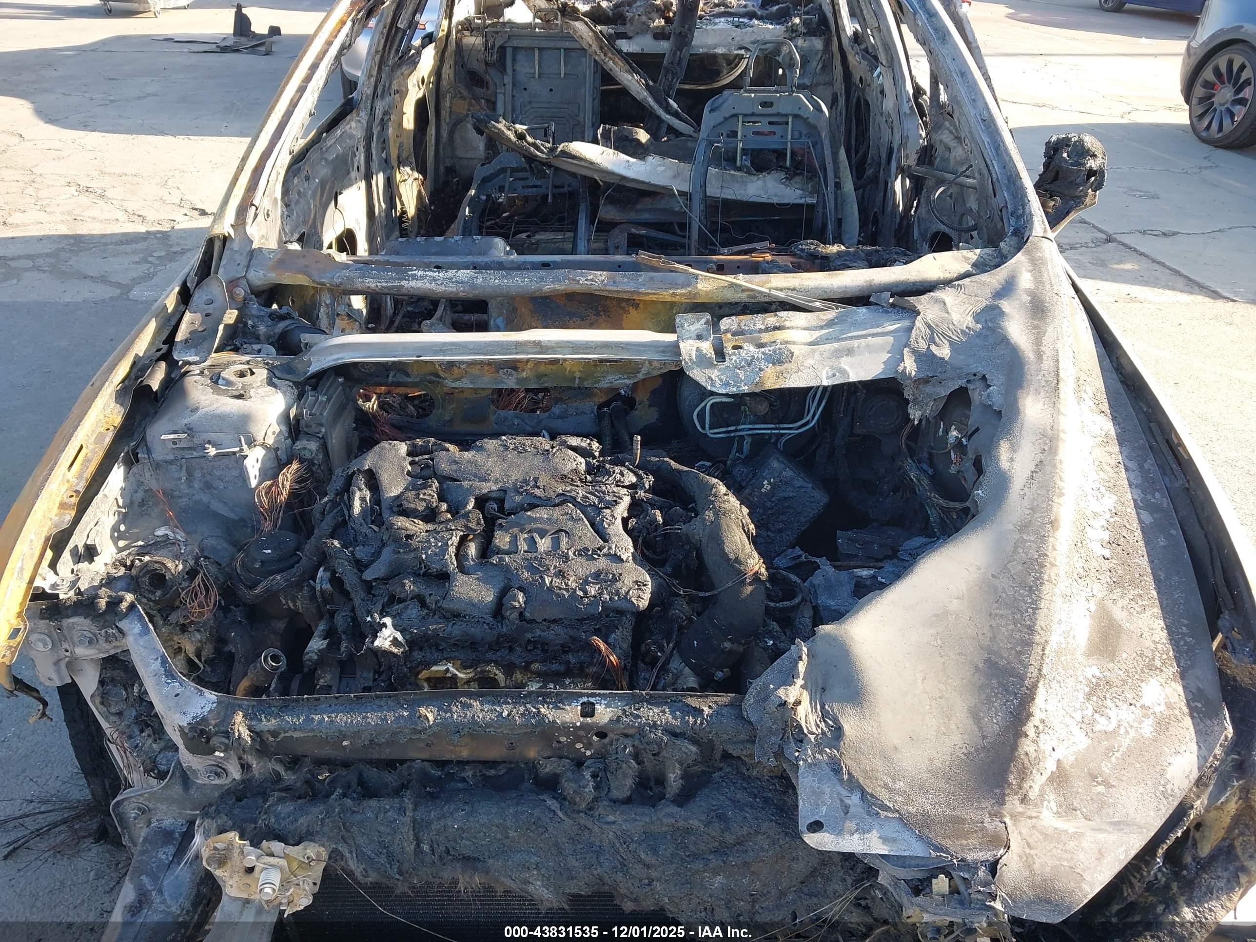 FORD FUSION image 10