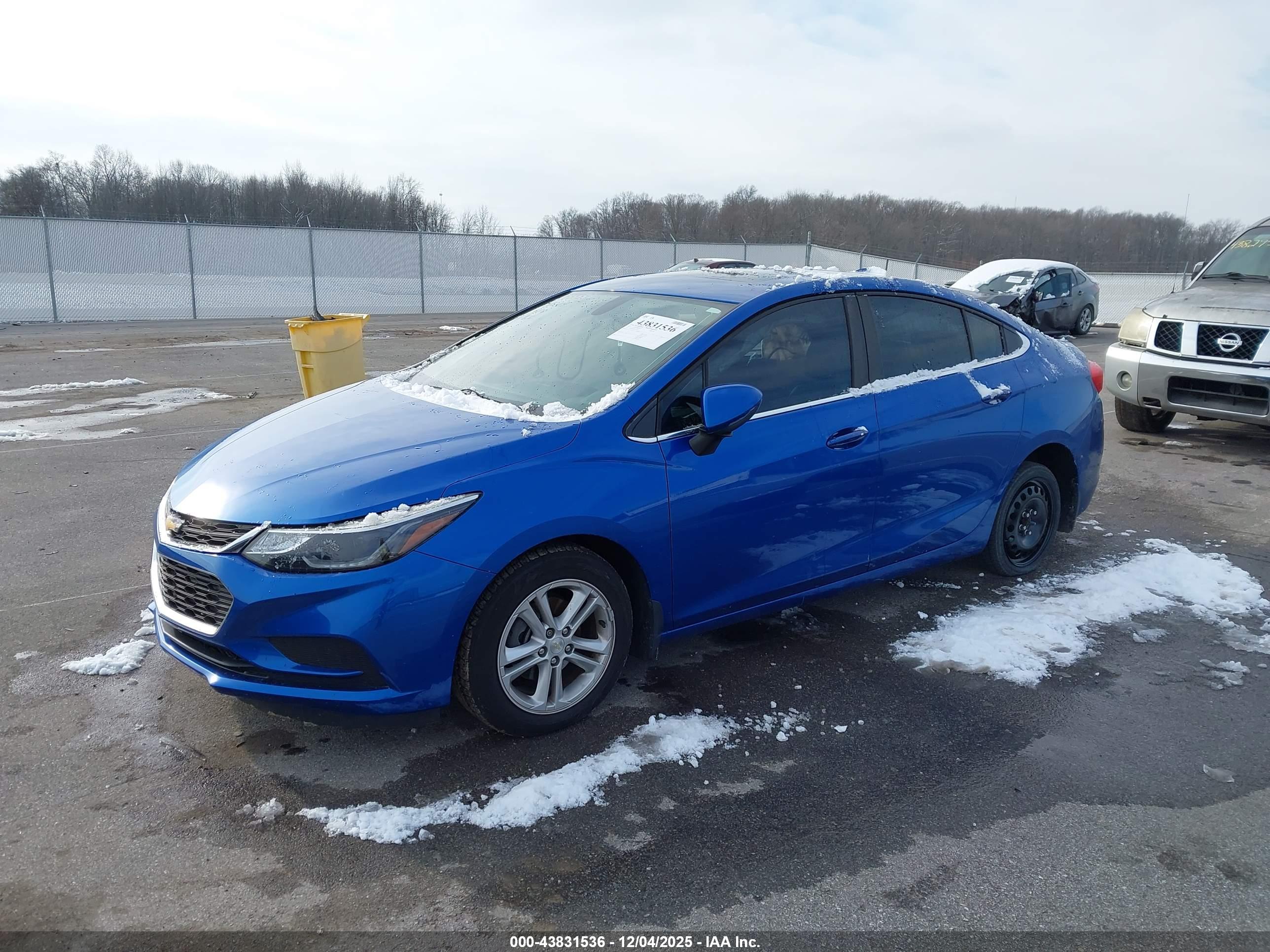 CHEVROLET CRUZE image 2