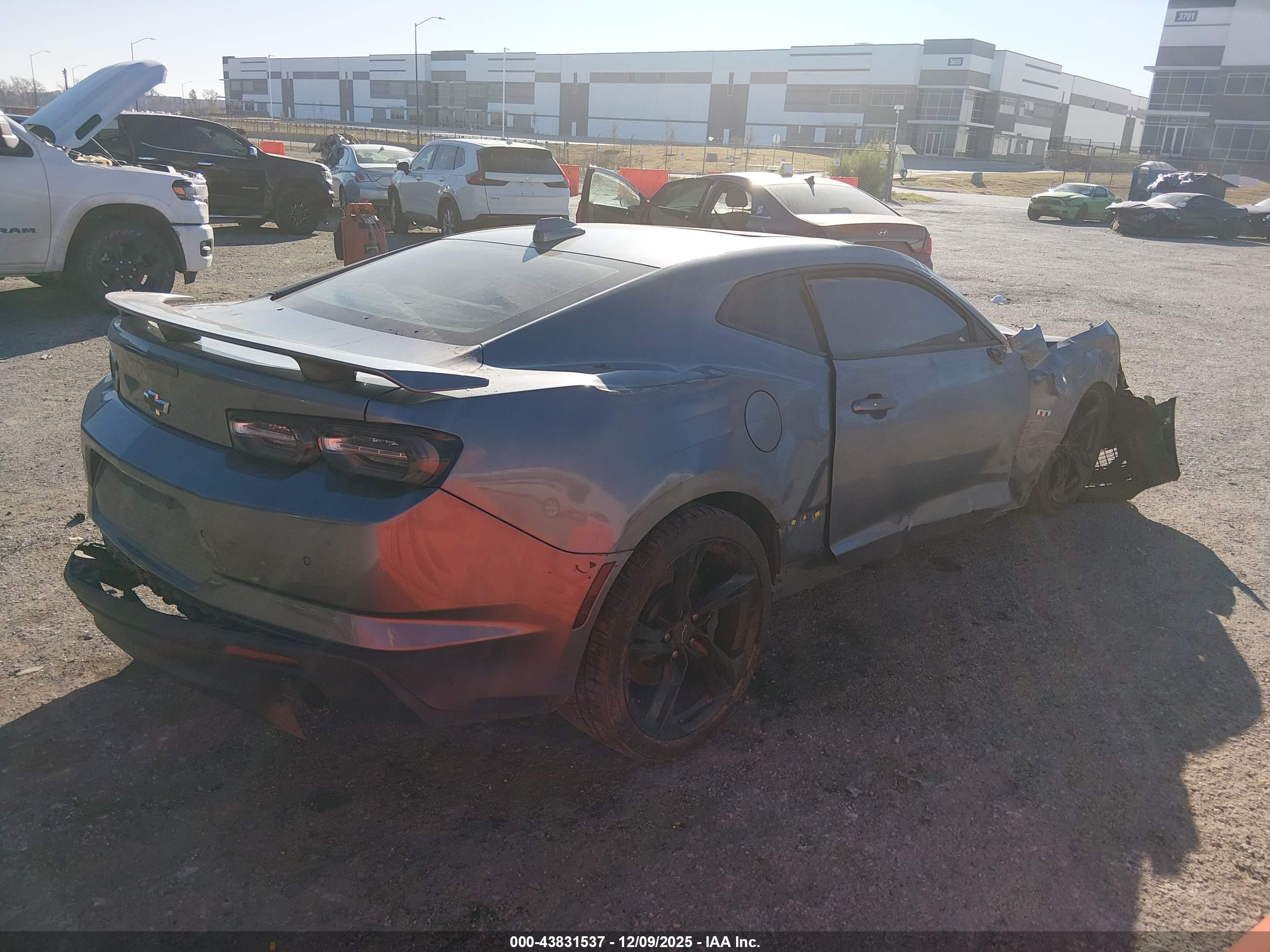 CHEVROLET CAMARO image 4