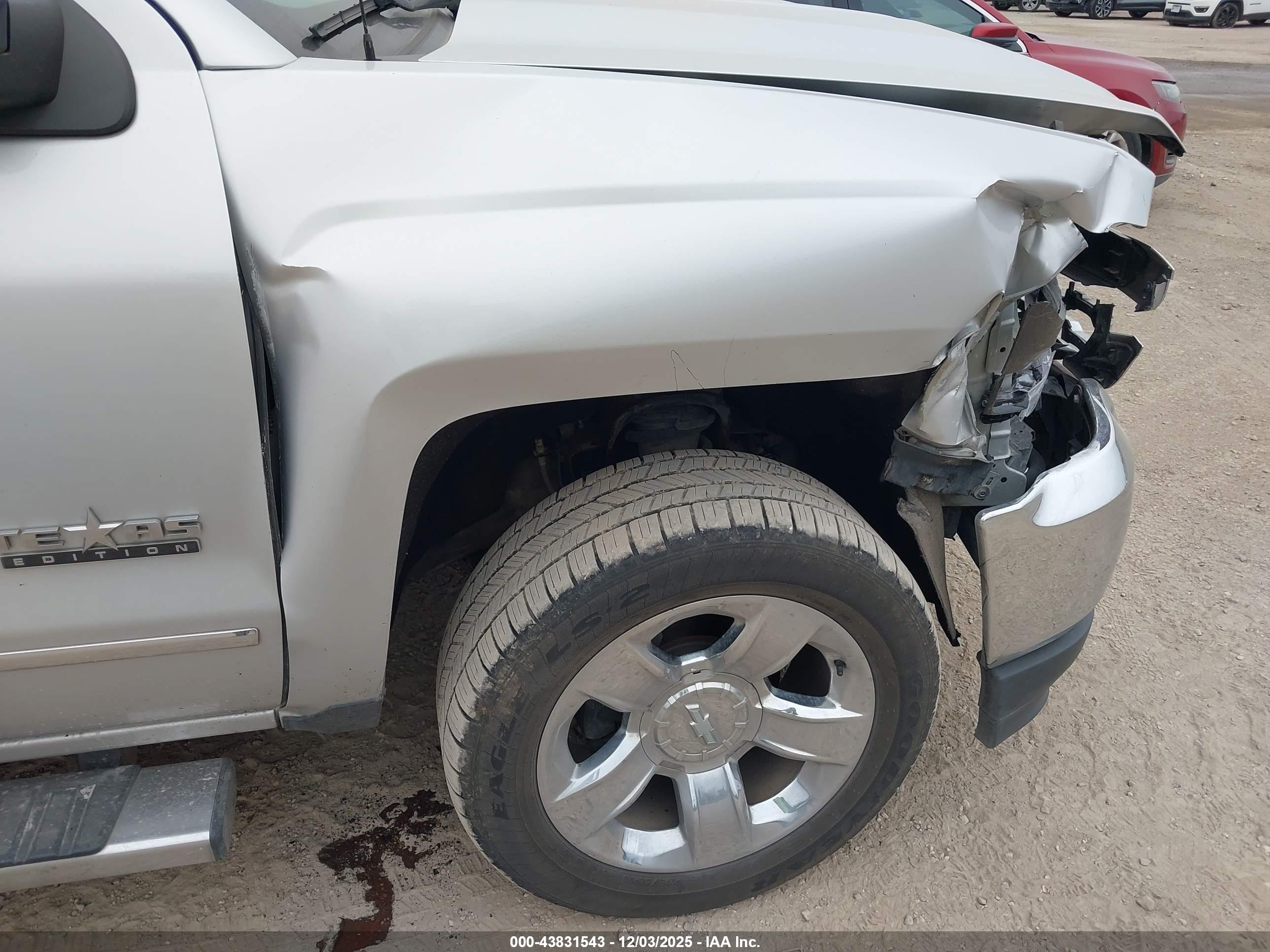 CHEVROLET SILVERADO image 6