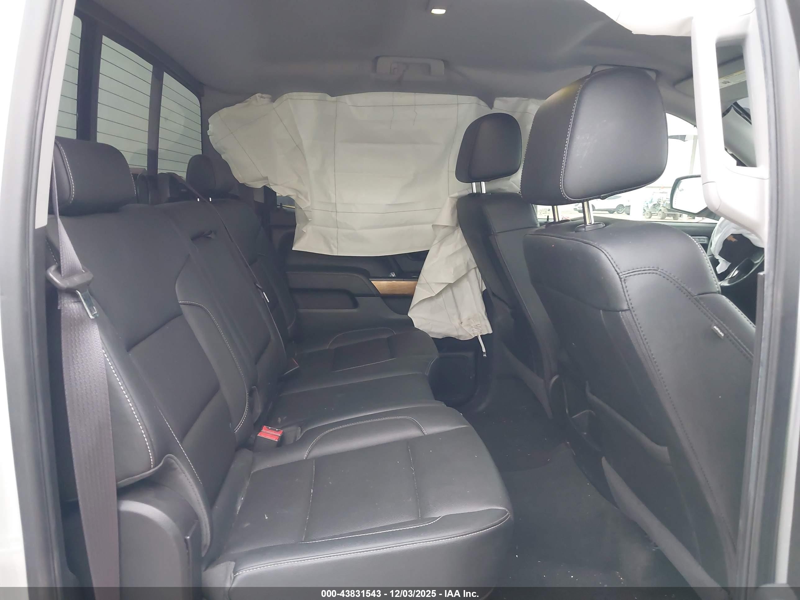 CHEVROLET SILVERADO image 8