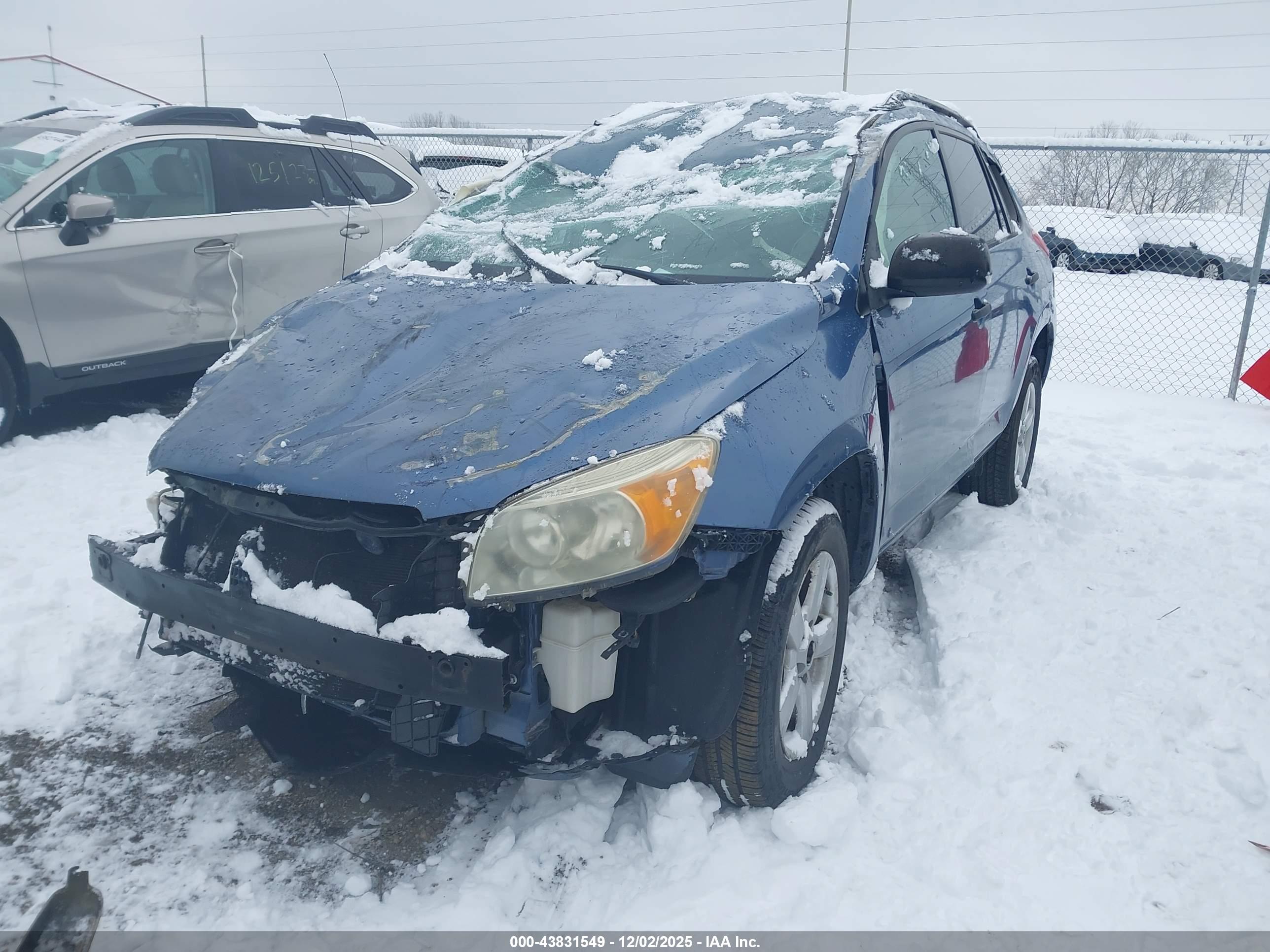 TOYOTA RAV4 image 2