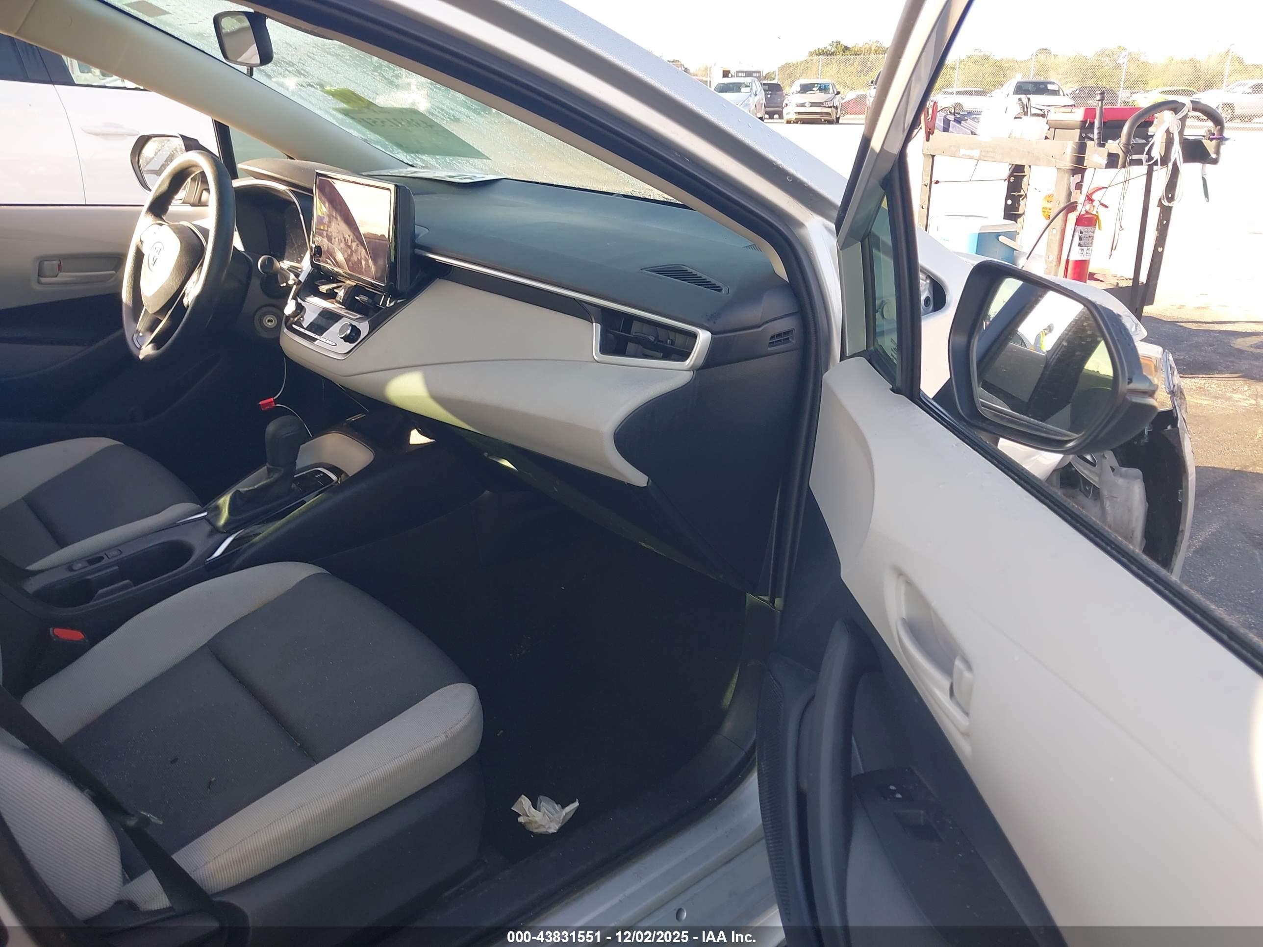TOYOTA COROLLA image 5