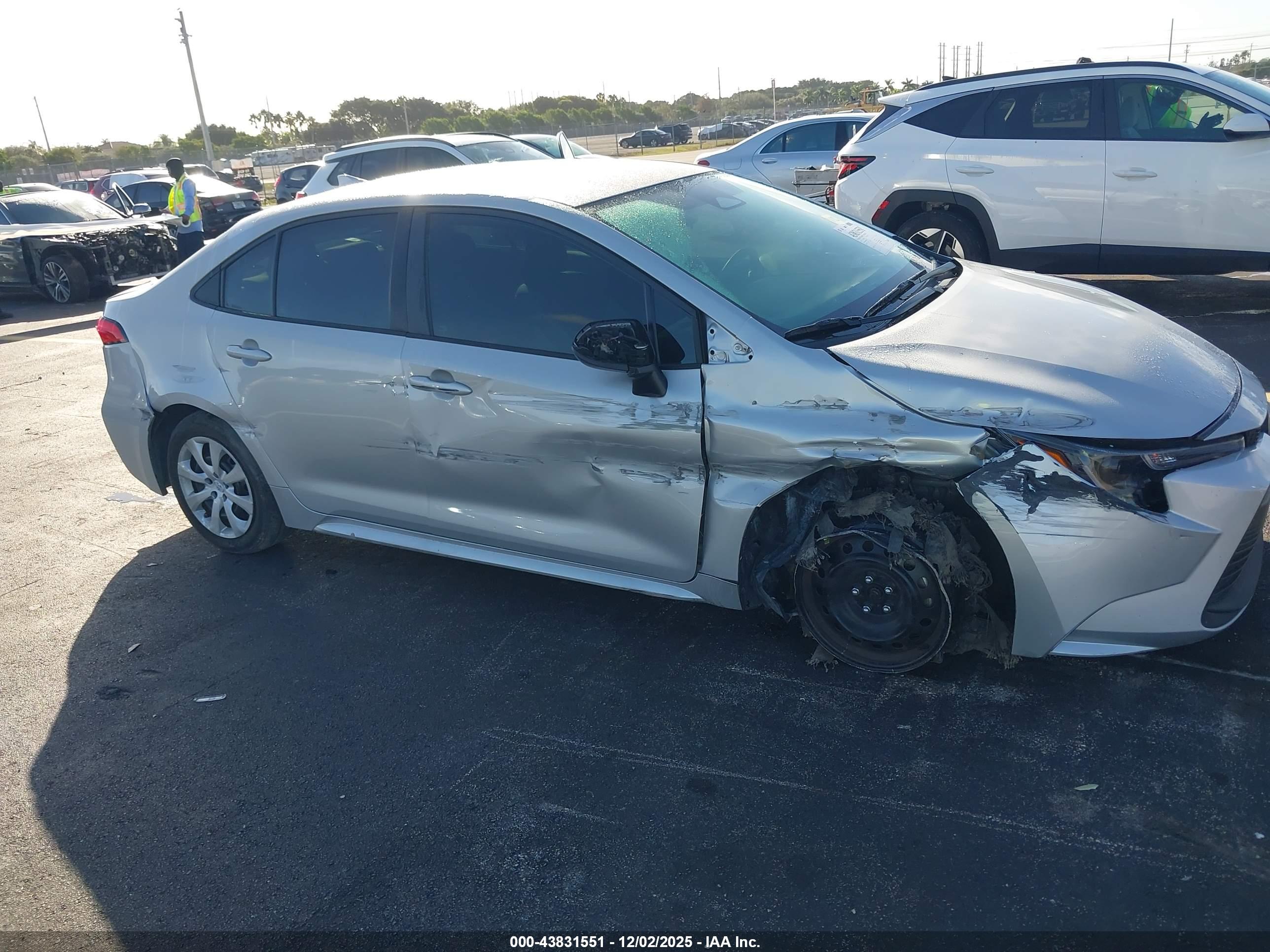 TOYOTA COROLLA image 6