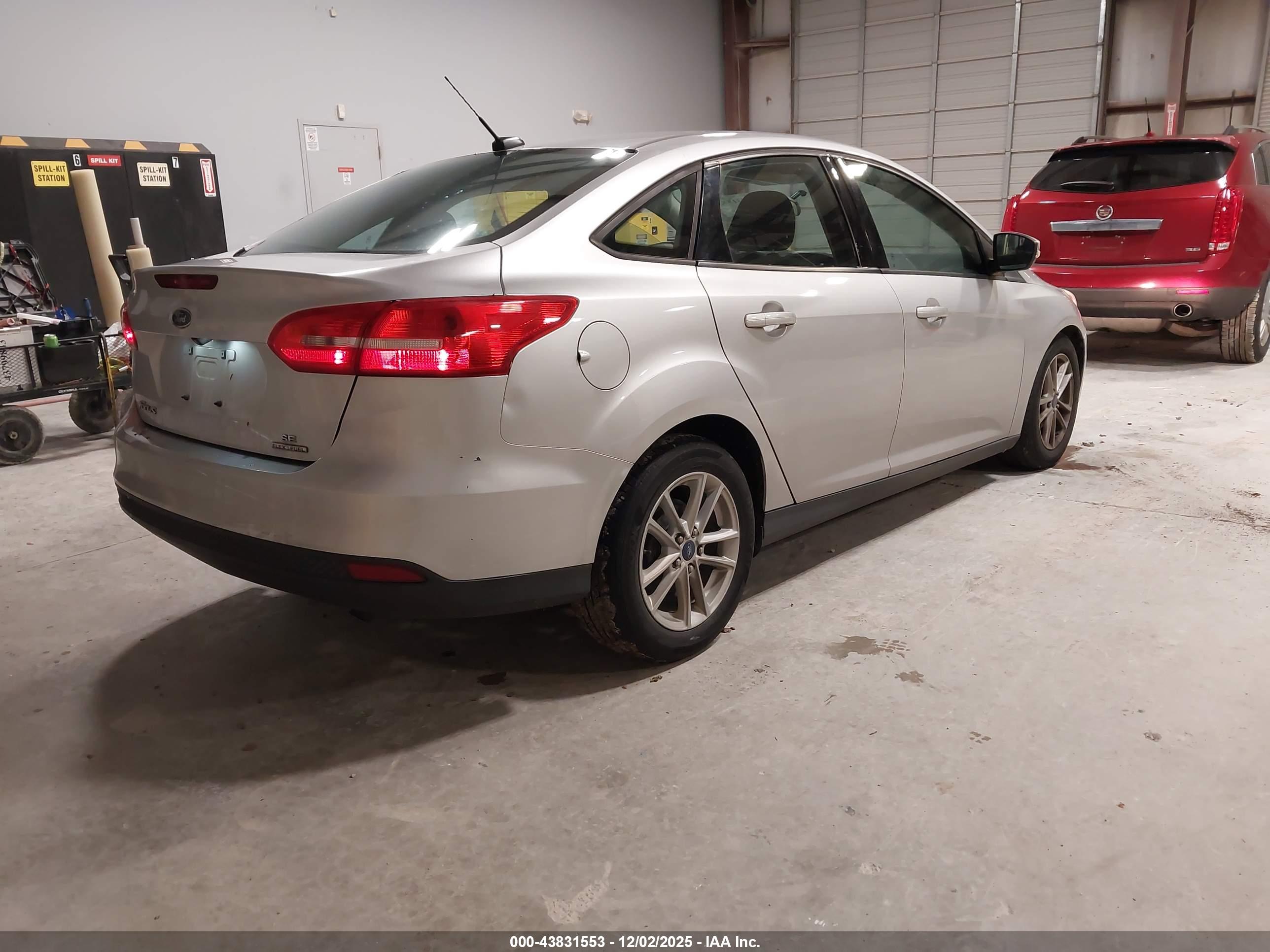 FORD FOCUS image 4