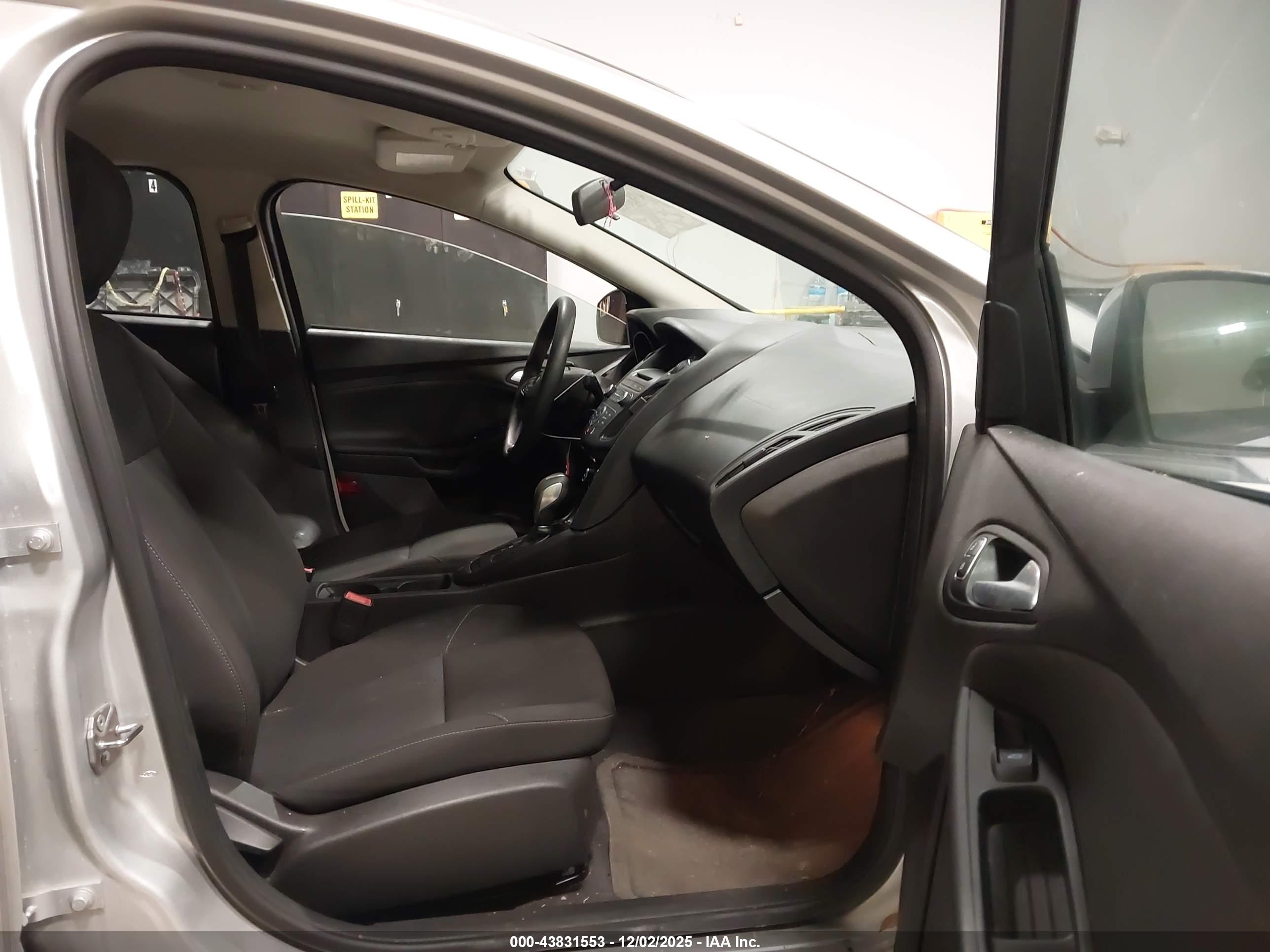 FORD FOCUS image 5