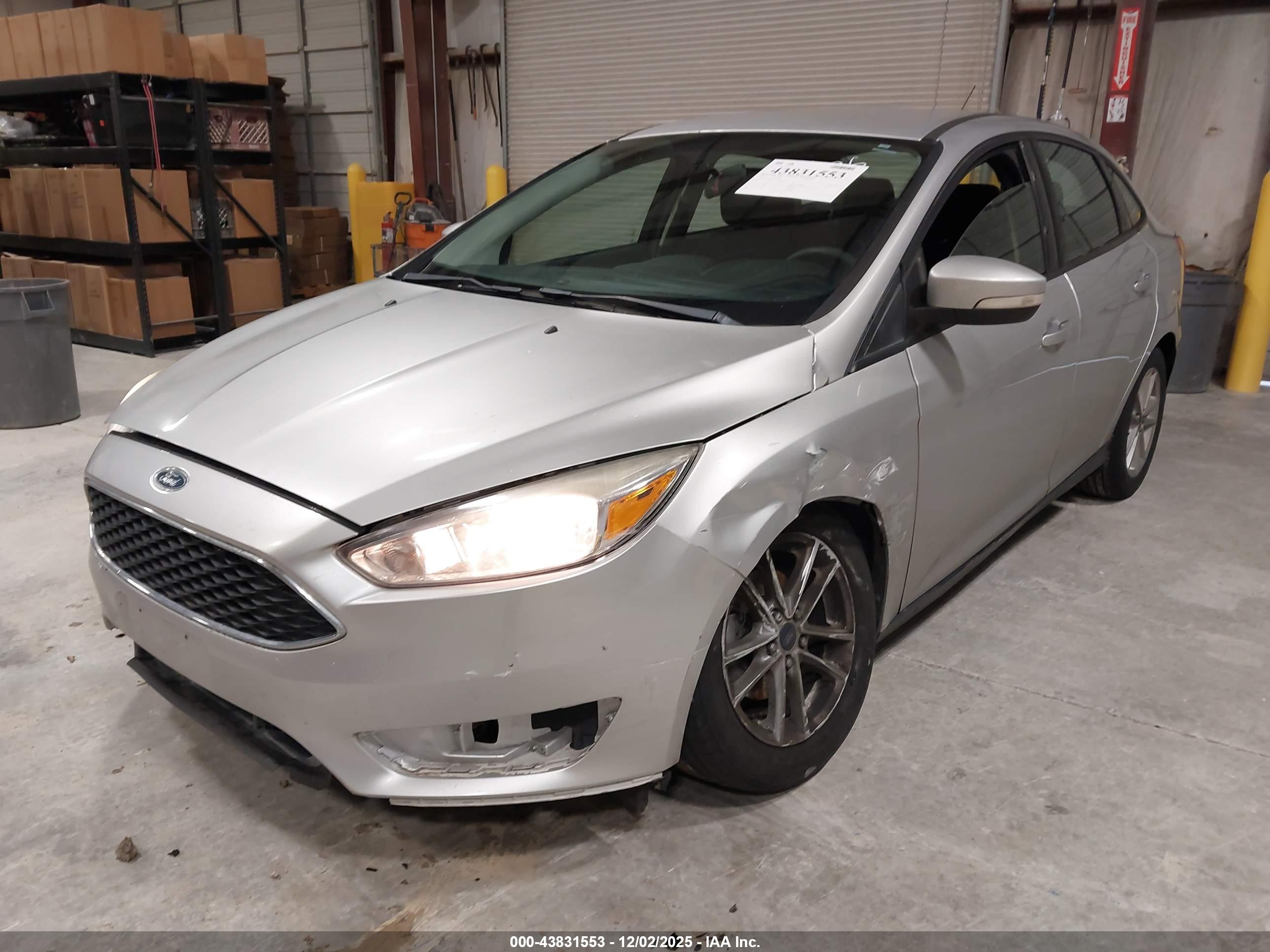 FORD FOCUS image 6