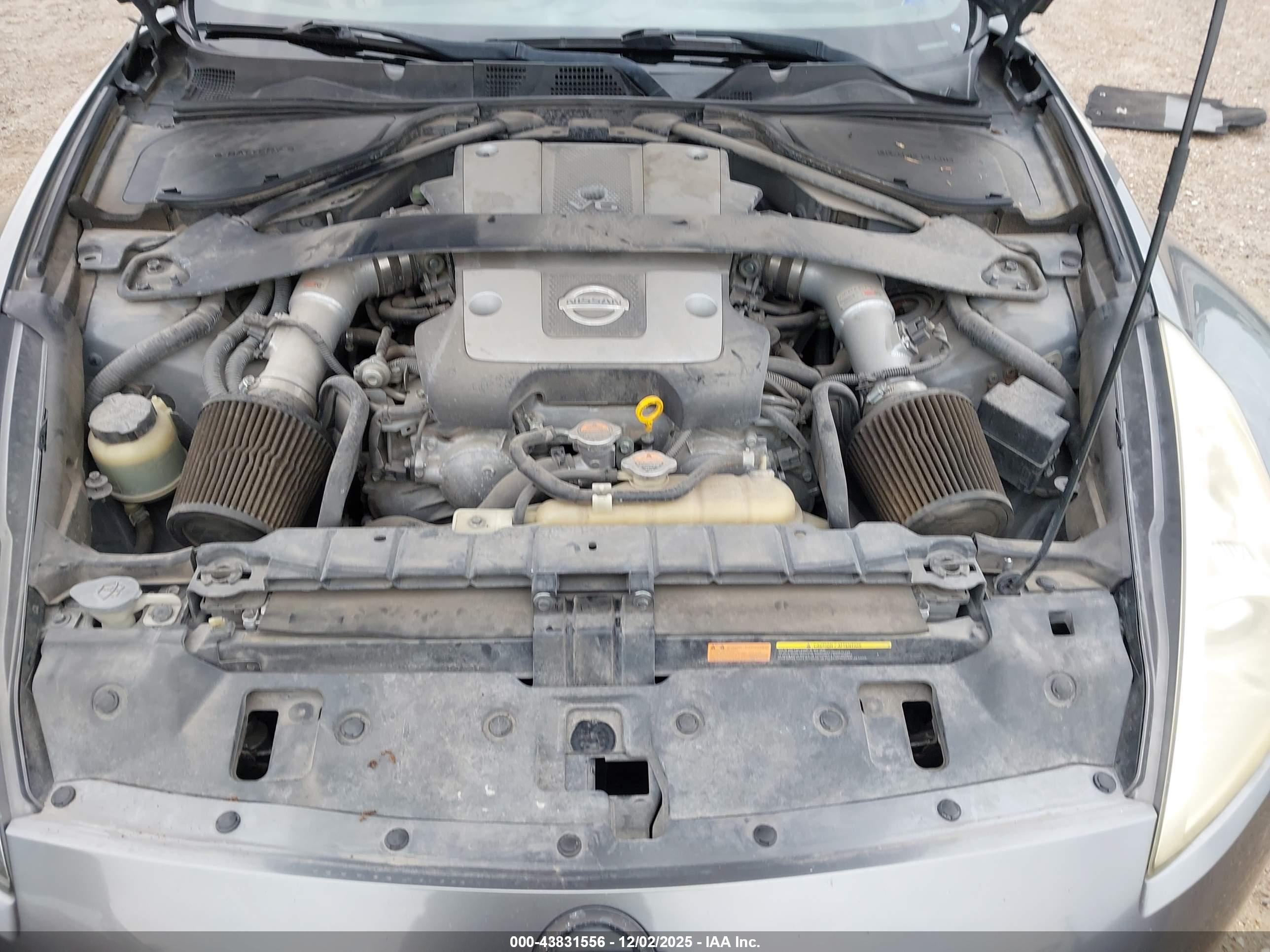 NISSAN 370Z image 10