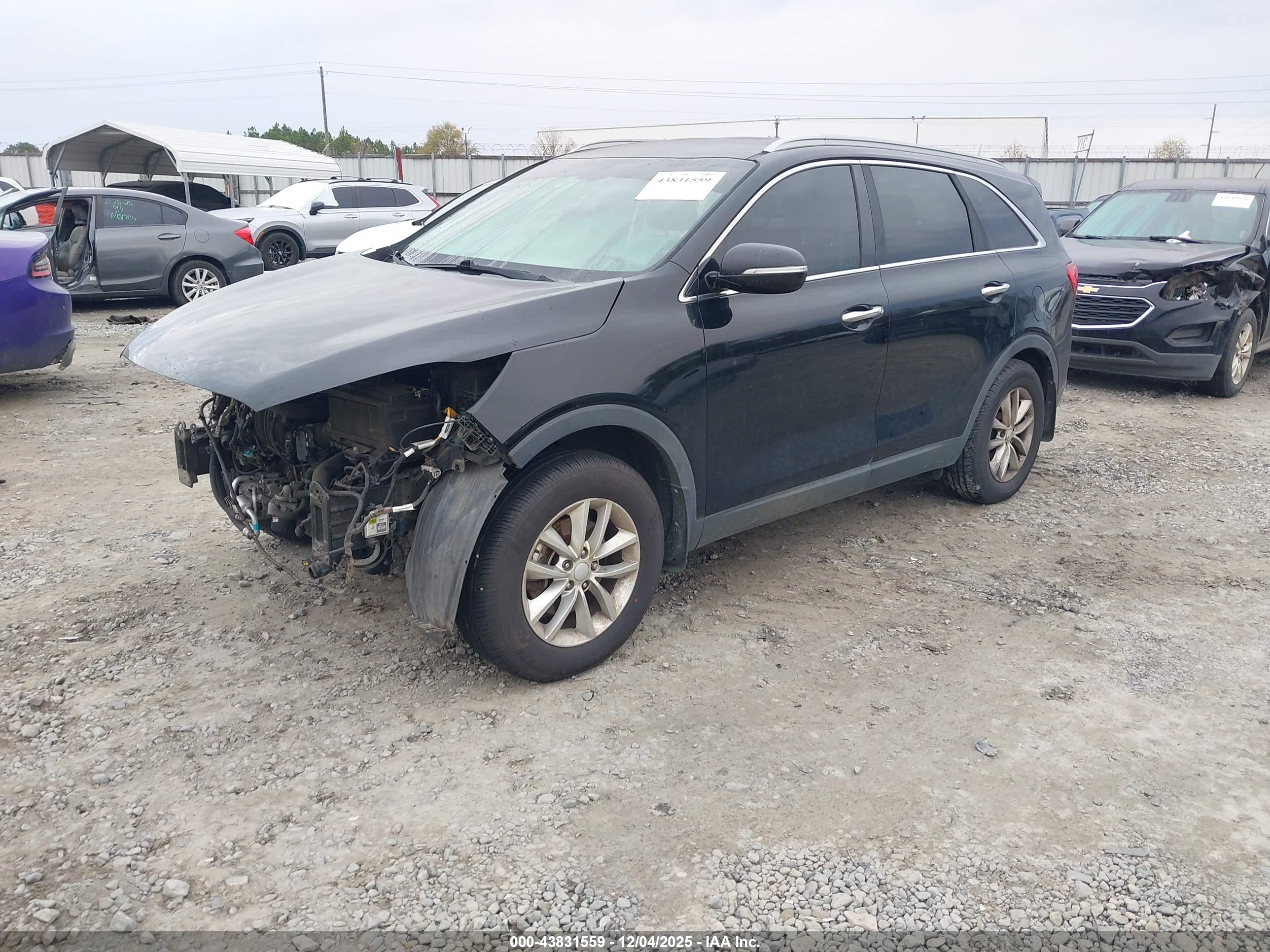 KIA SORENTO image 2