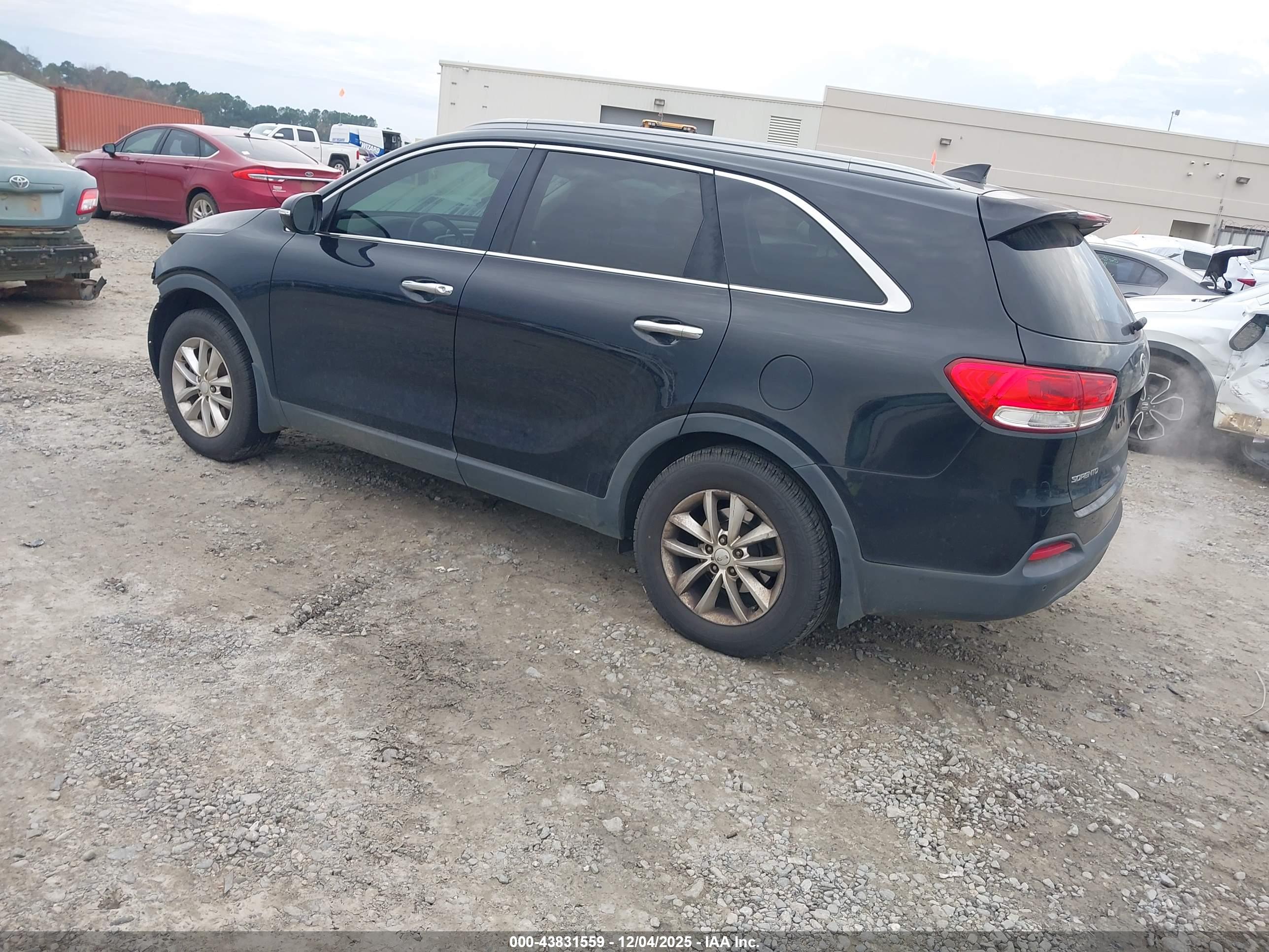KIA SORENTO image 3