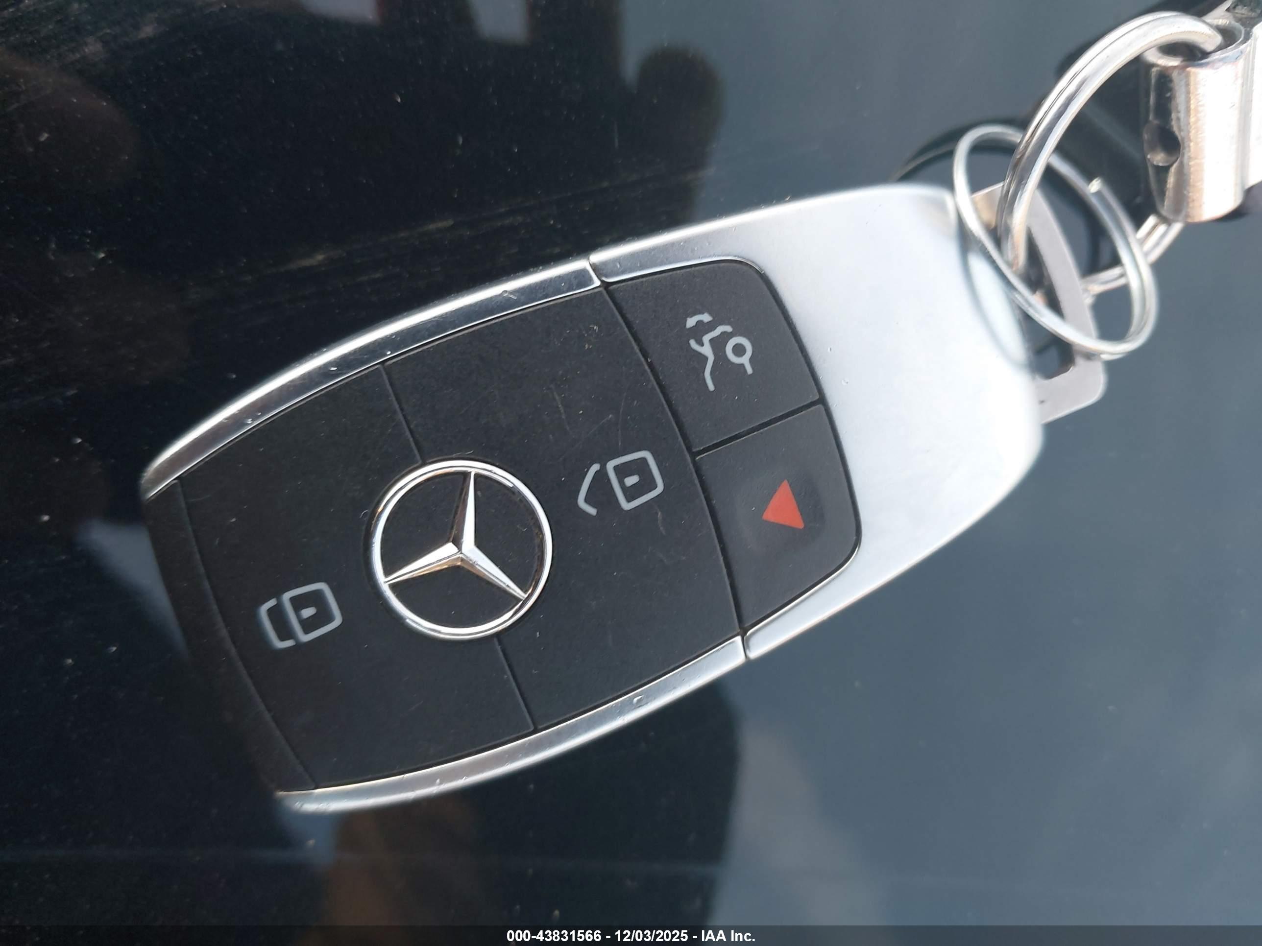MERCEDES-BENZ C image 11