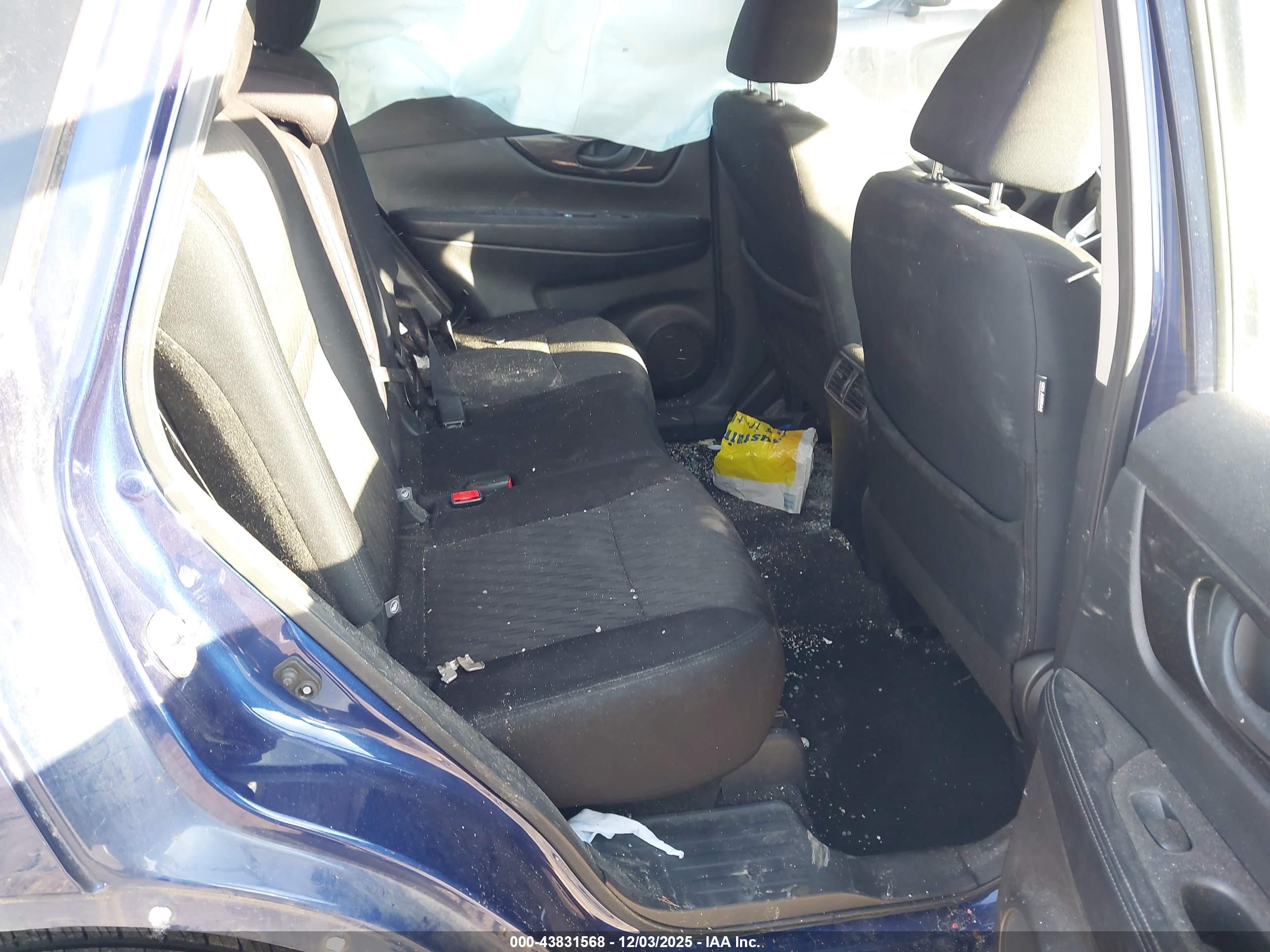 NISSAN ROGUE image 8