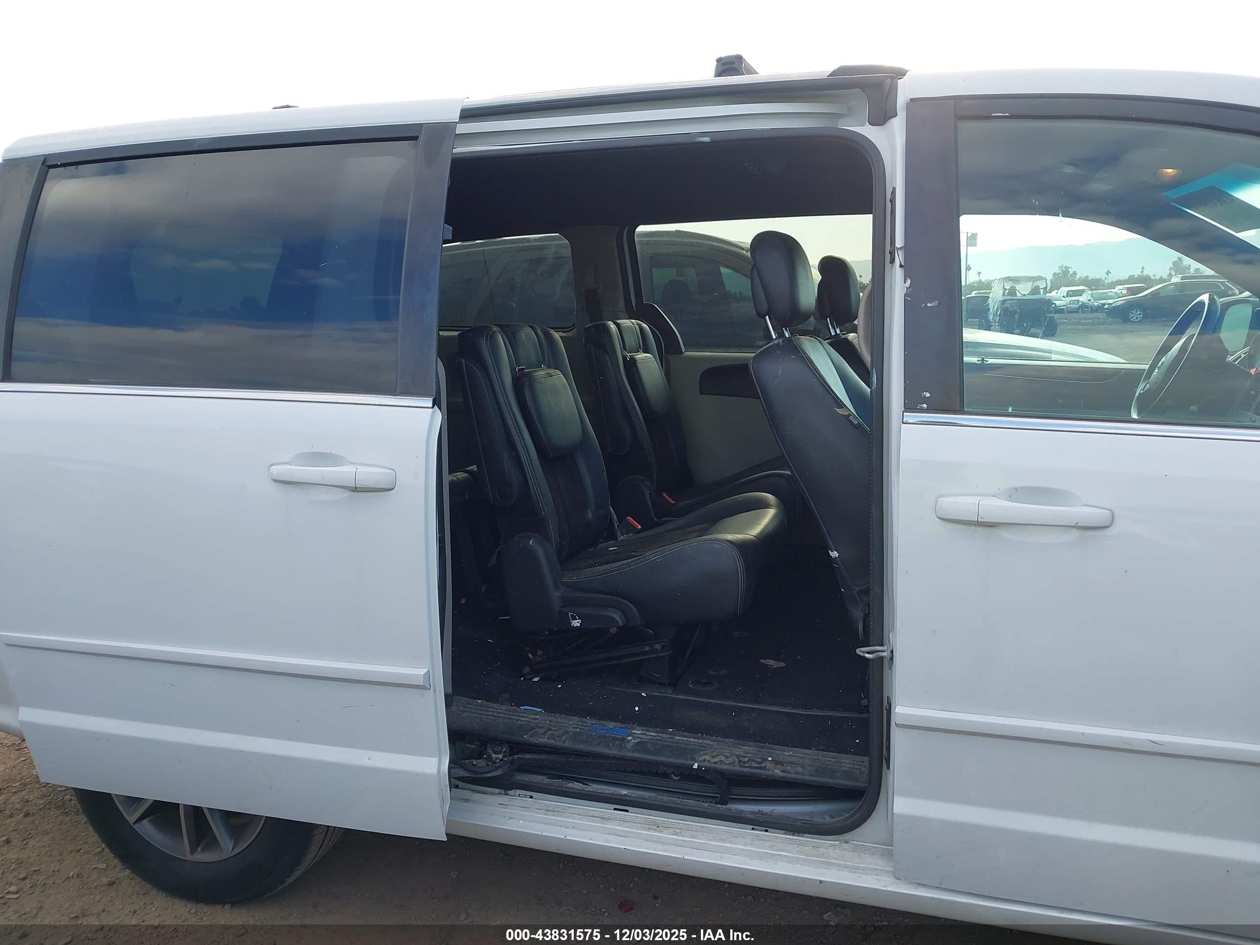 DODGE GRAND image 8