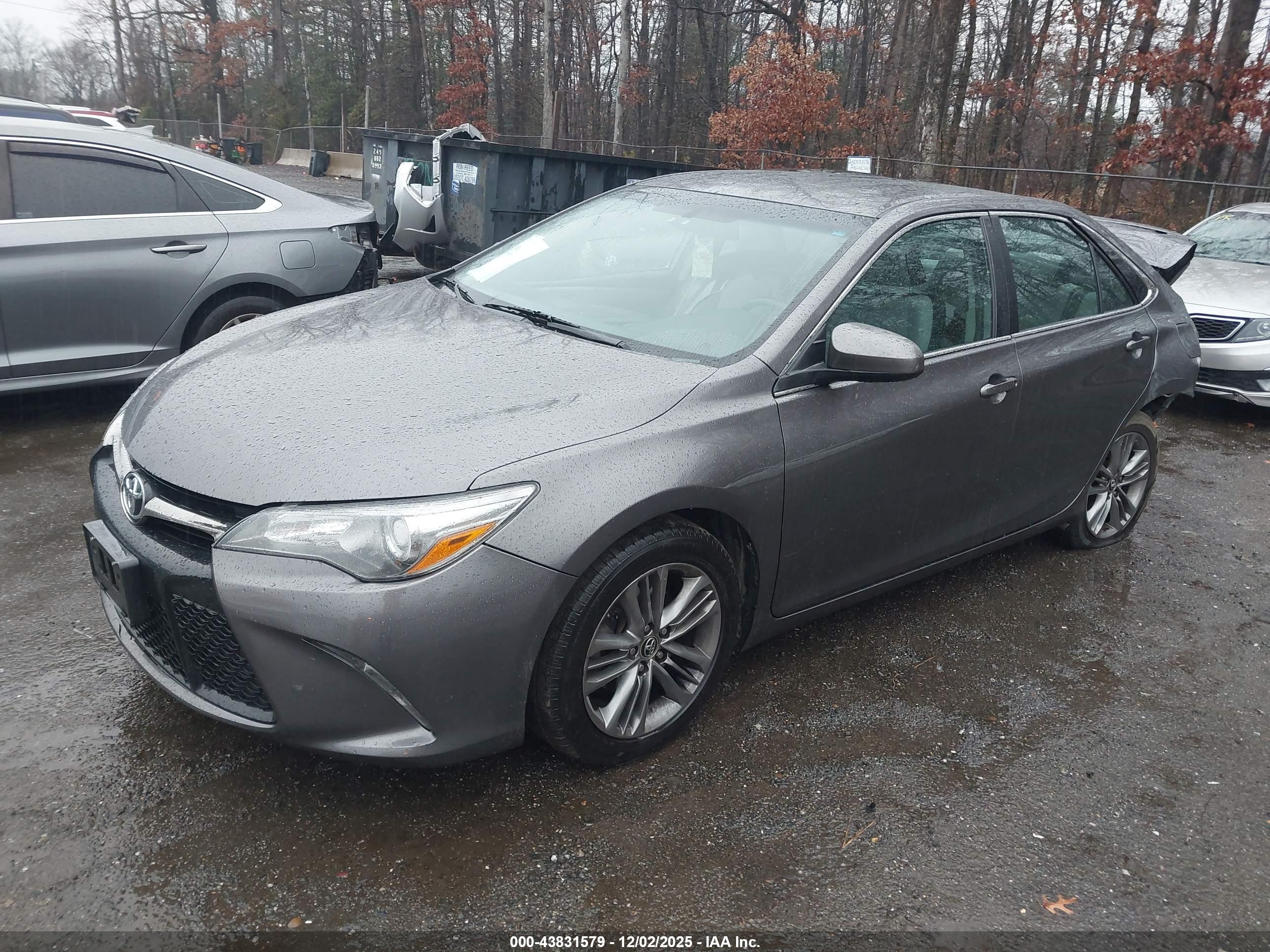 TOYOTA CAMRY image 2