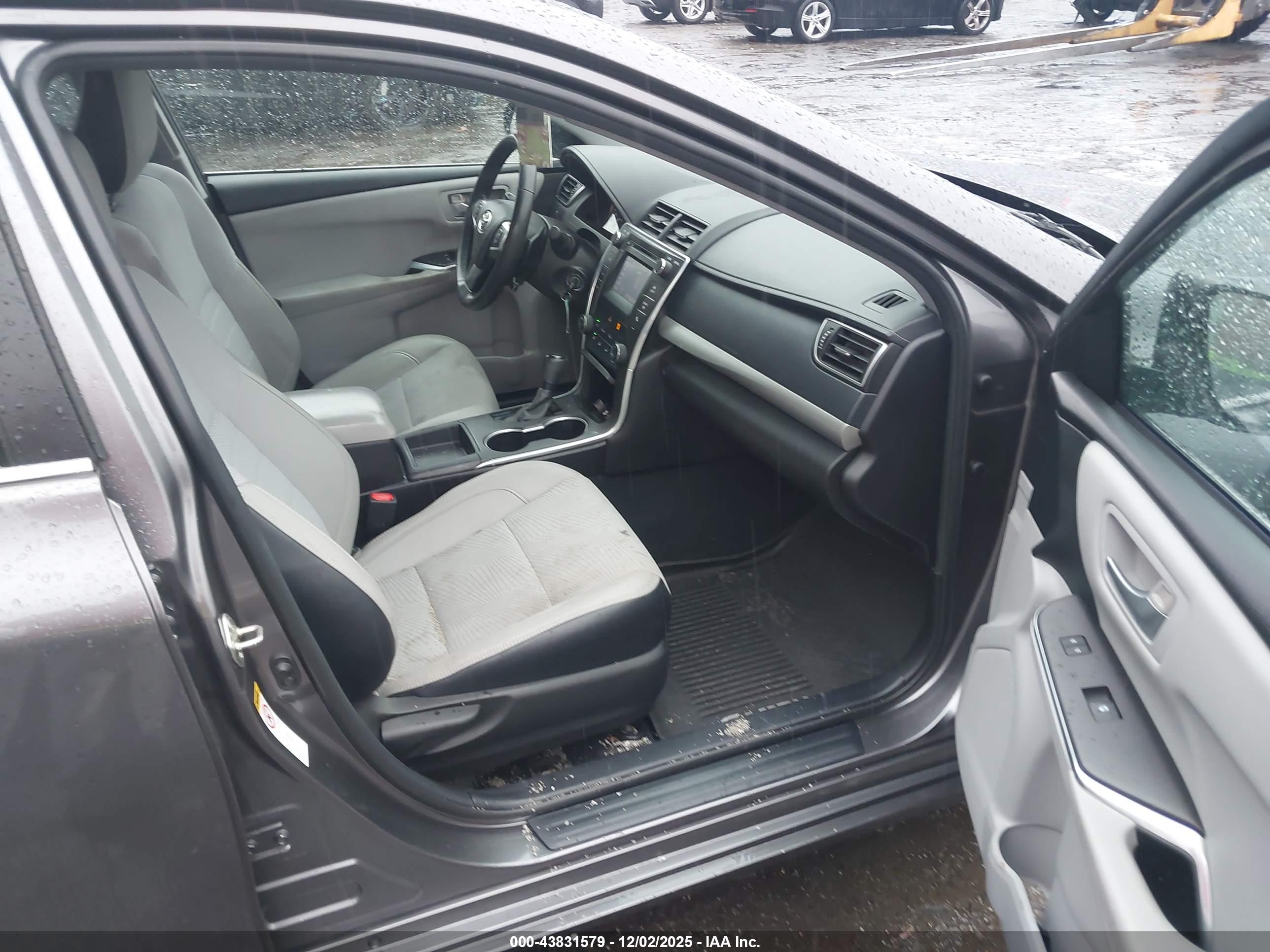 TOYOTA CAMRY image 5
