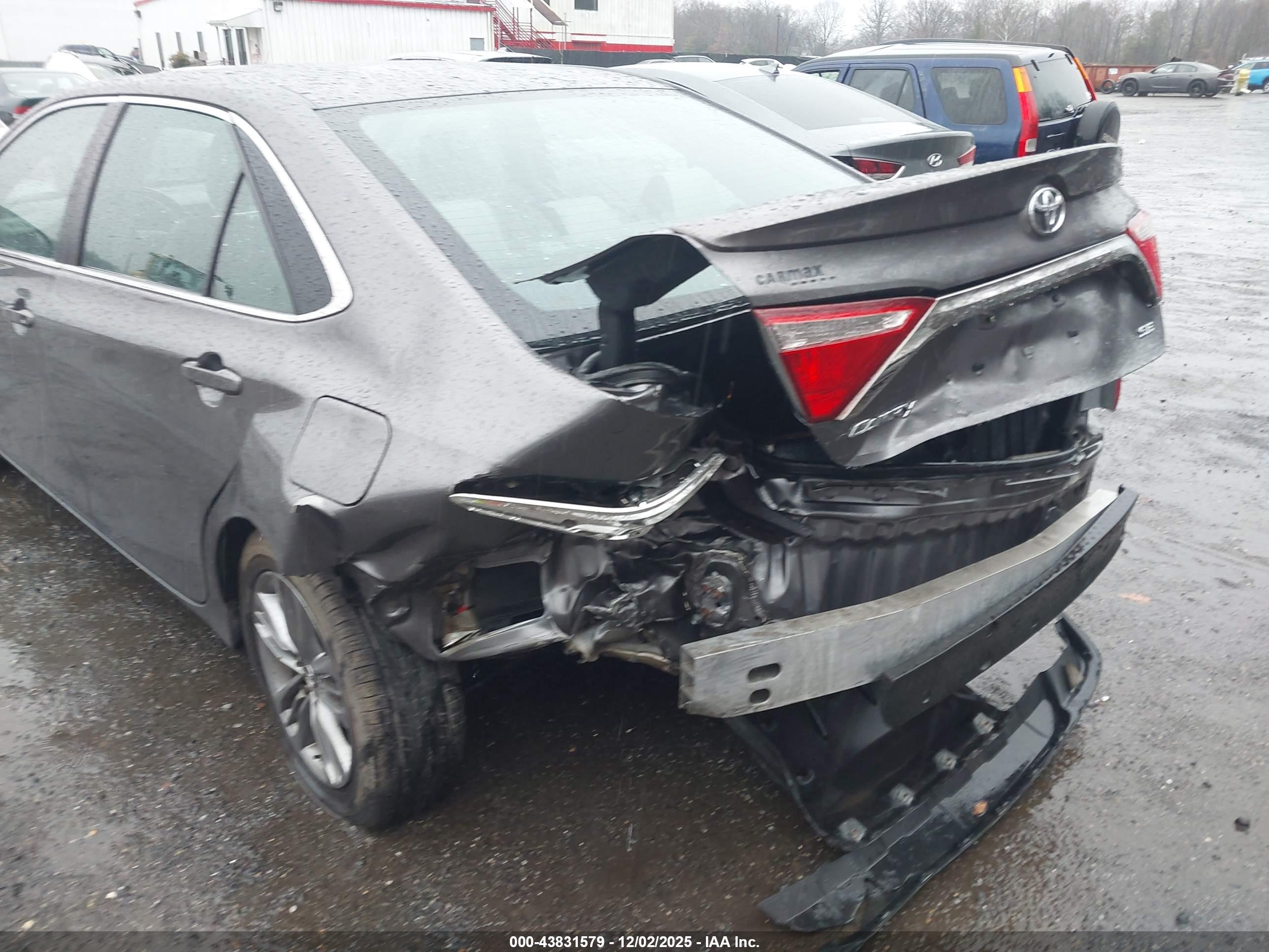 TOYOTA CAMRY image 6
