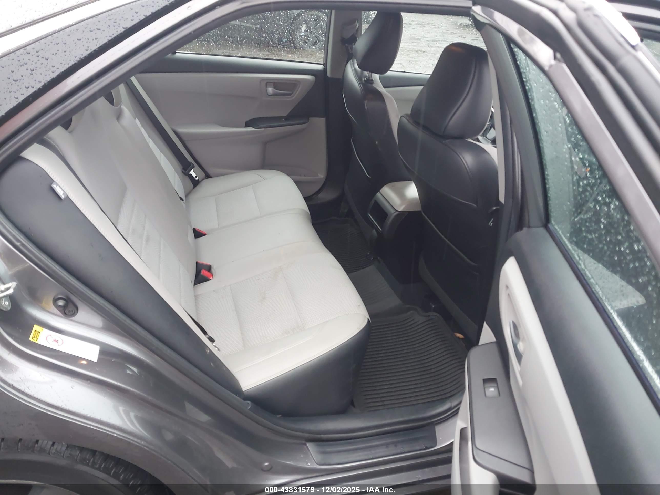 TOYOTA CAMRY image 8