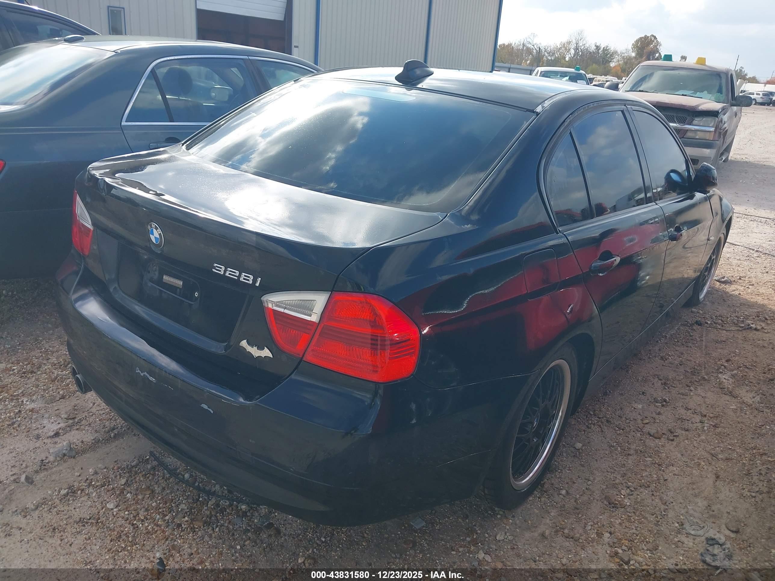 BMW 328I image 4