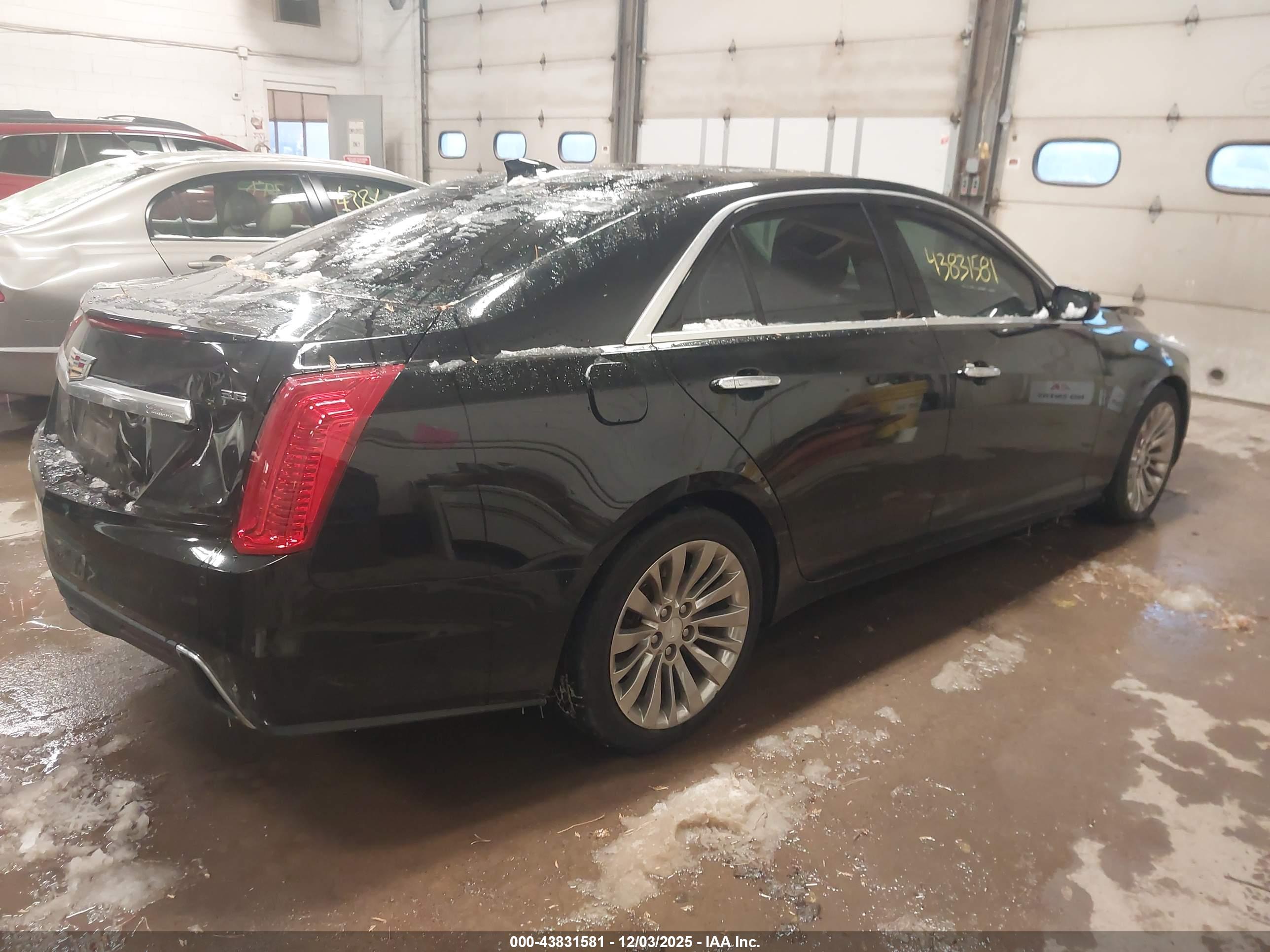 CADILLAC CTS image 4