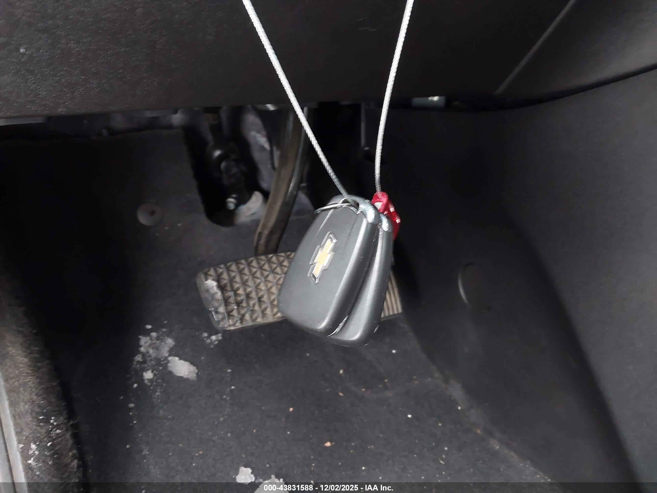 CHEVROLET EQUINOX image 11