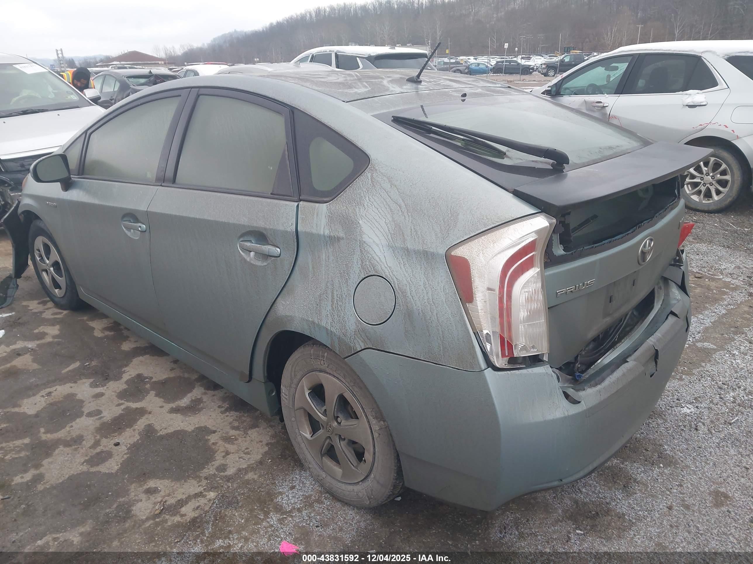 TOYOTA PRIUS image 3