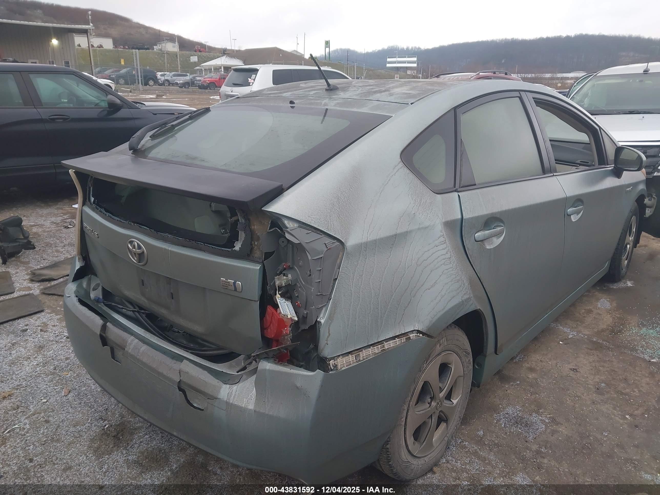 TOYOTA PRIUS image 4