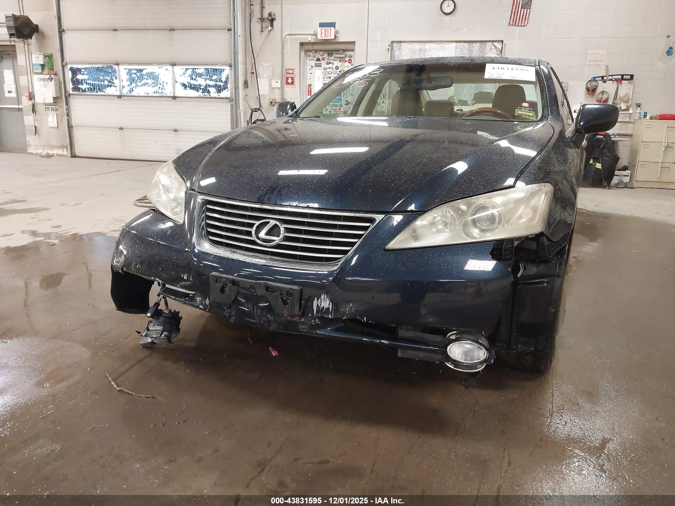 LEXUS ES image 6