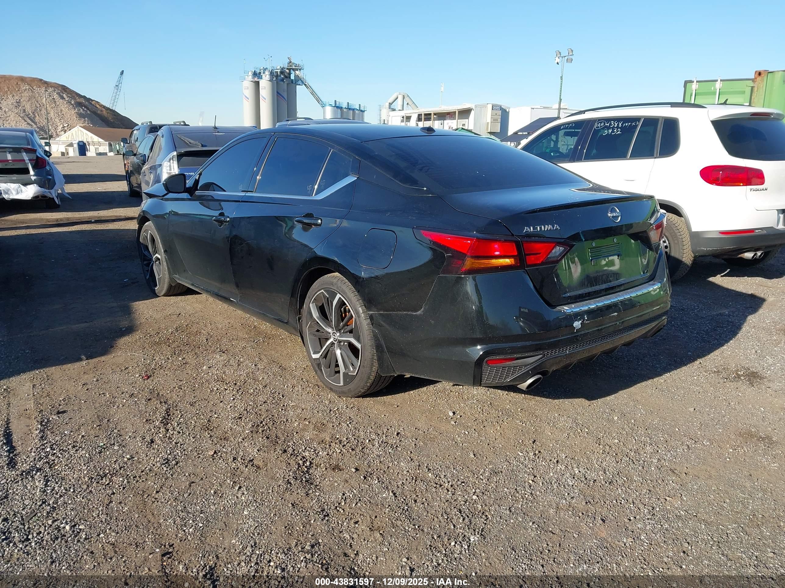 NISSAN ALTIMA image 3