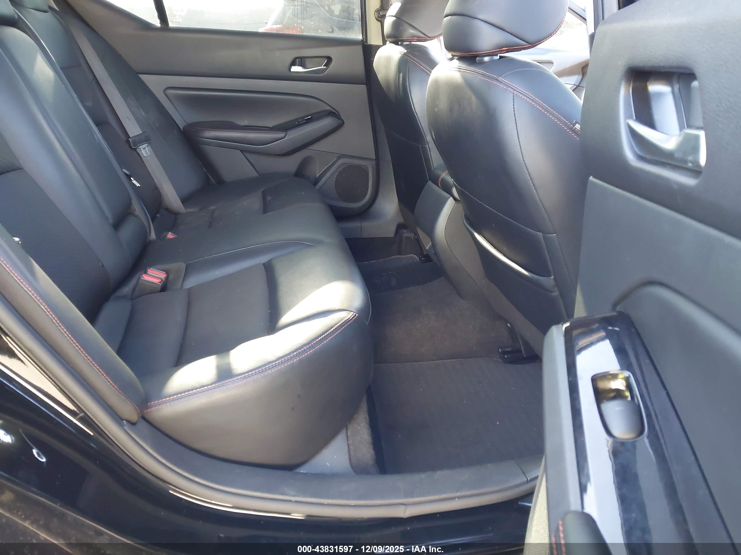 NISSAN ALTIMA image 8