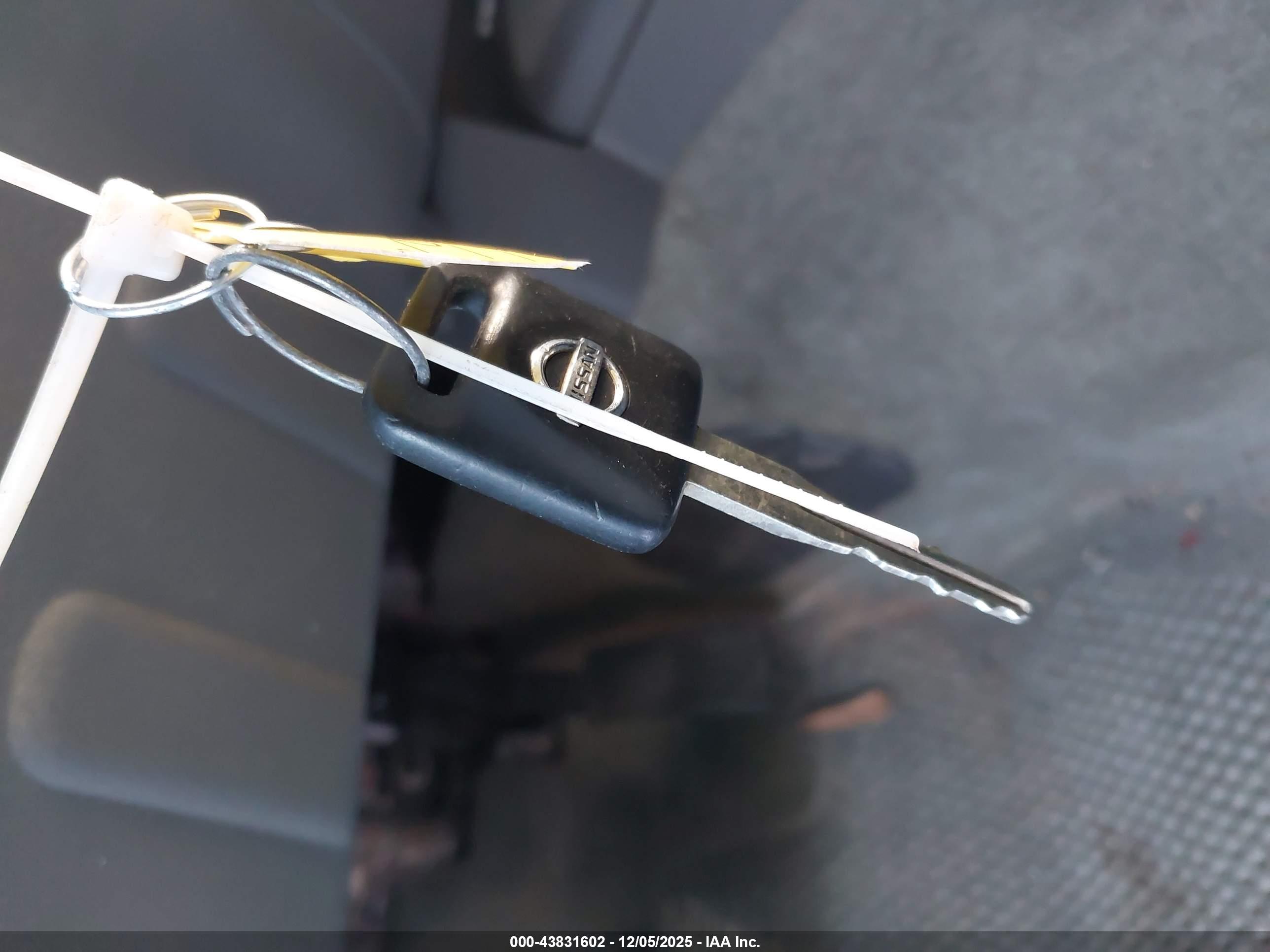NISSAN FRONTIER image 11