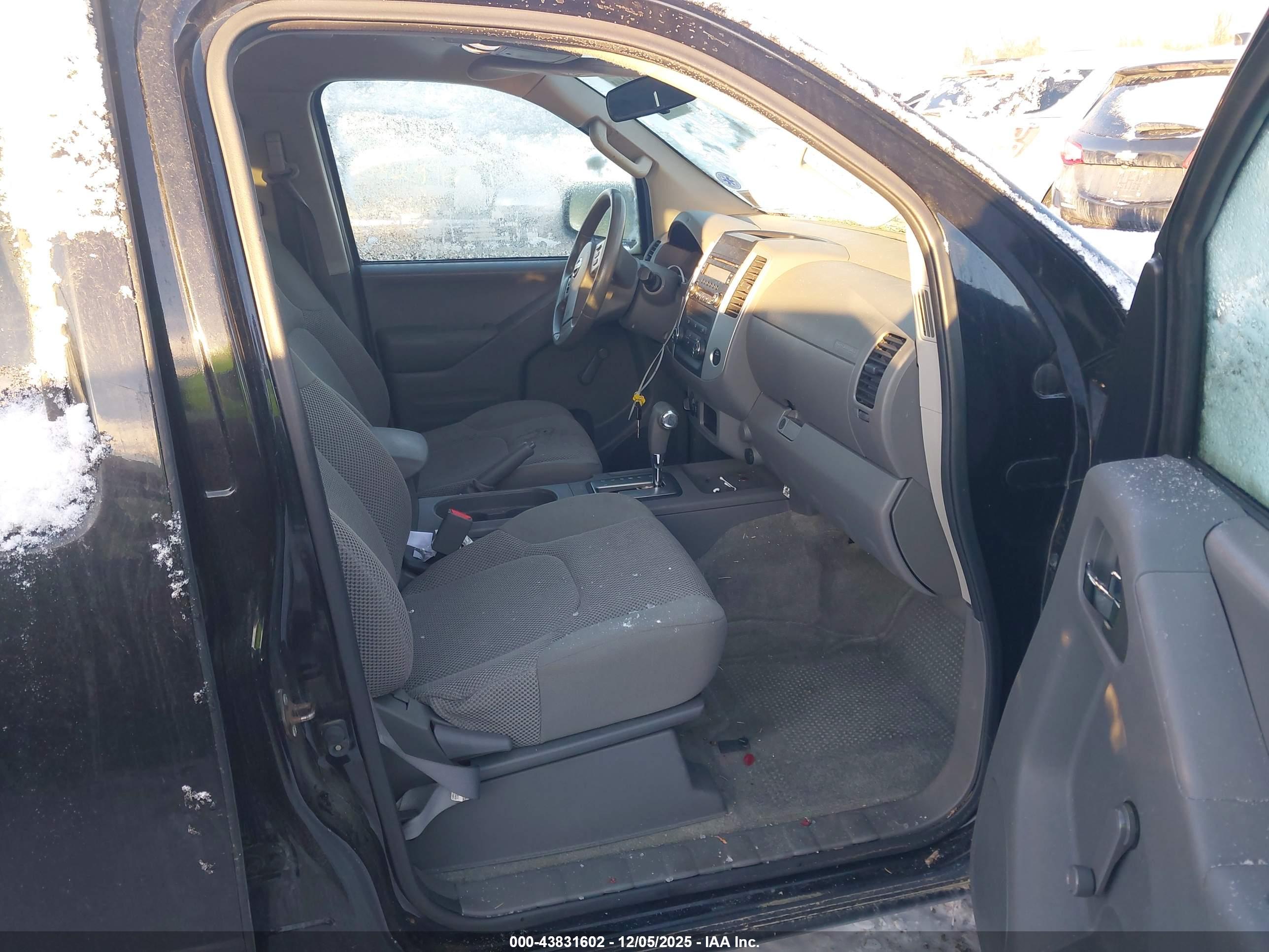 NISSAN FRONTIER image 5