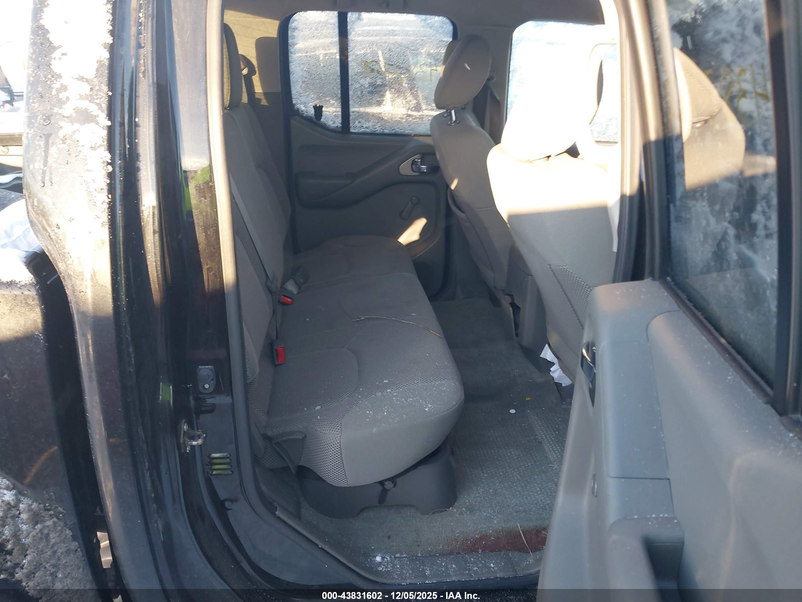 NISSAN FRONTIER image 8