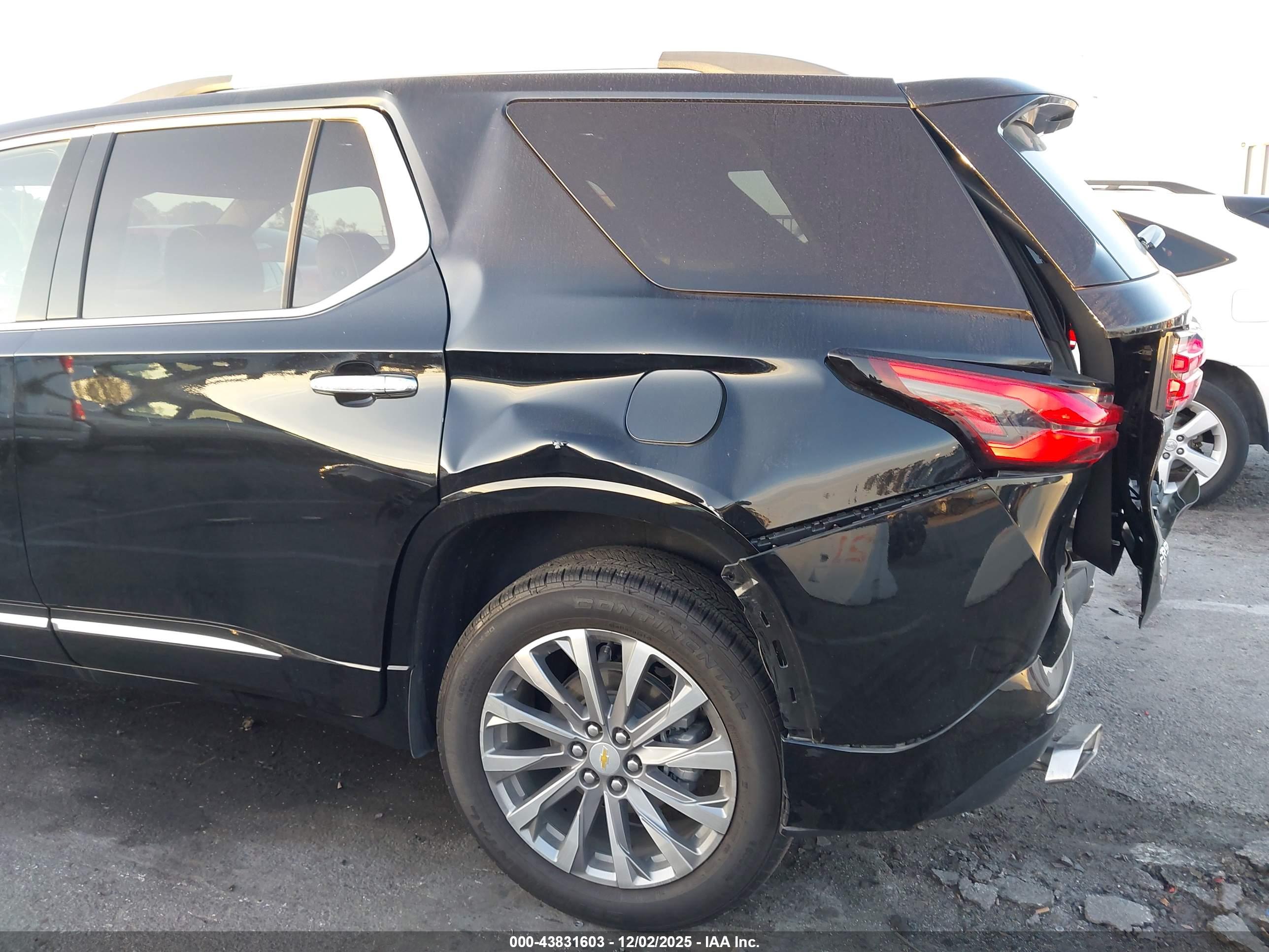 CHEVROLET TRAVERSE image 6