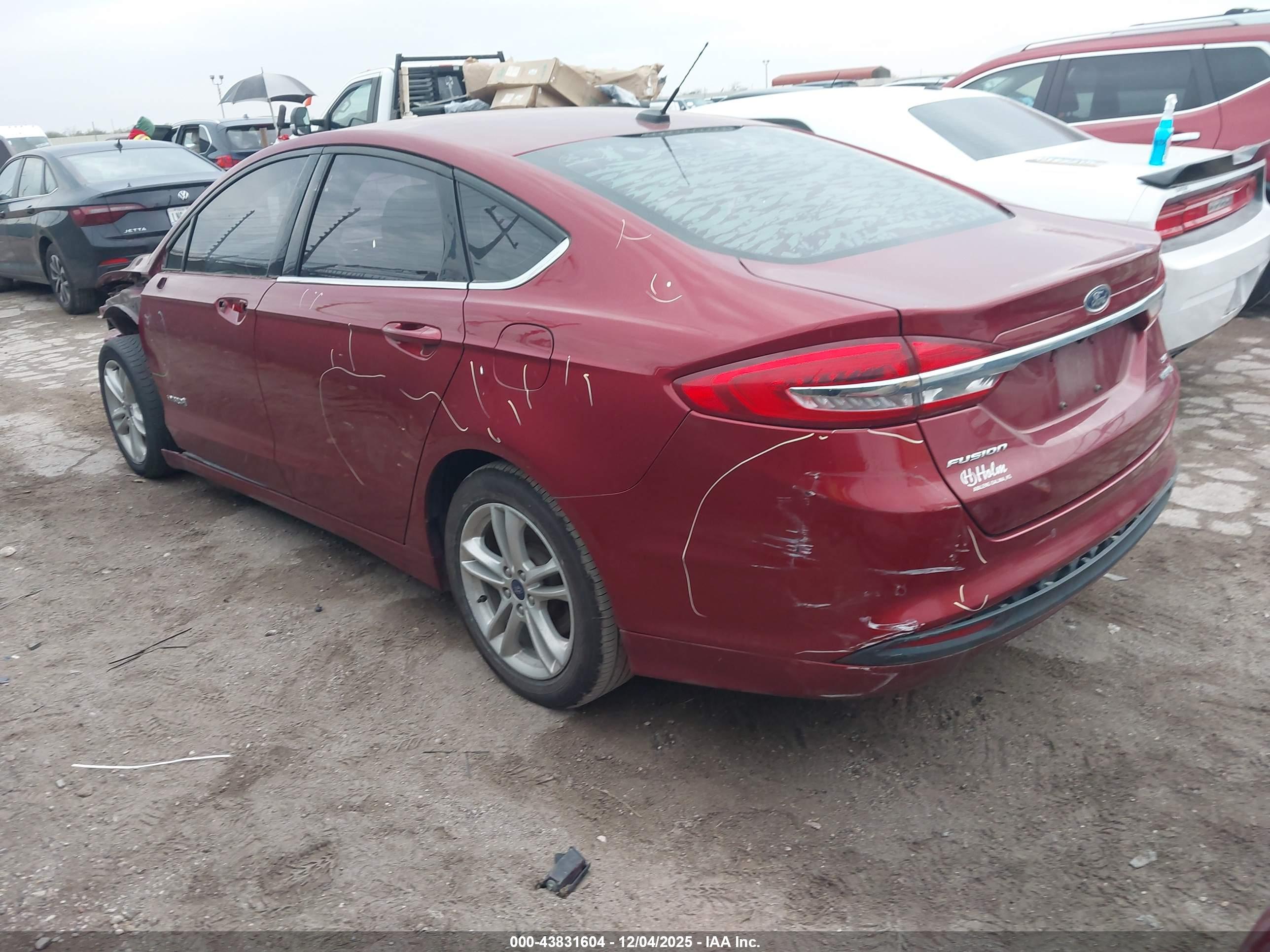 FORD FUSION image 3