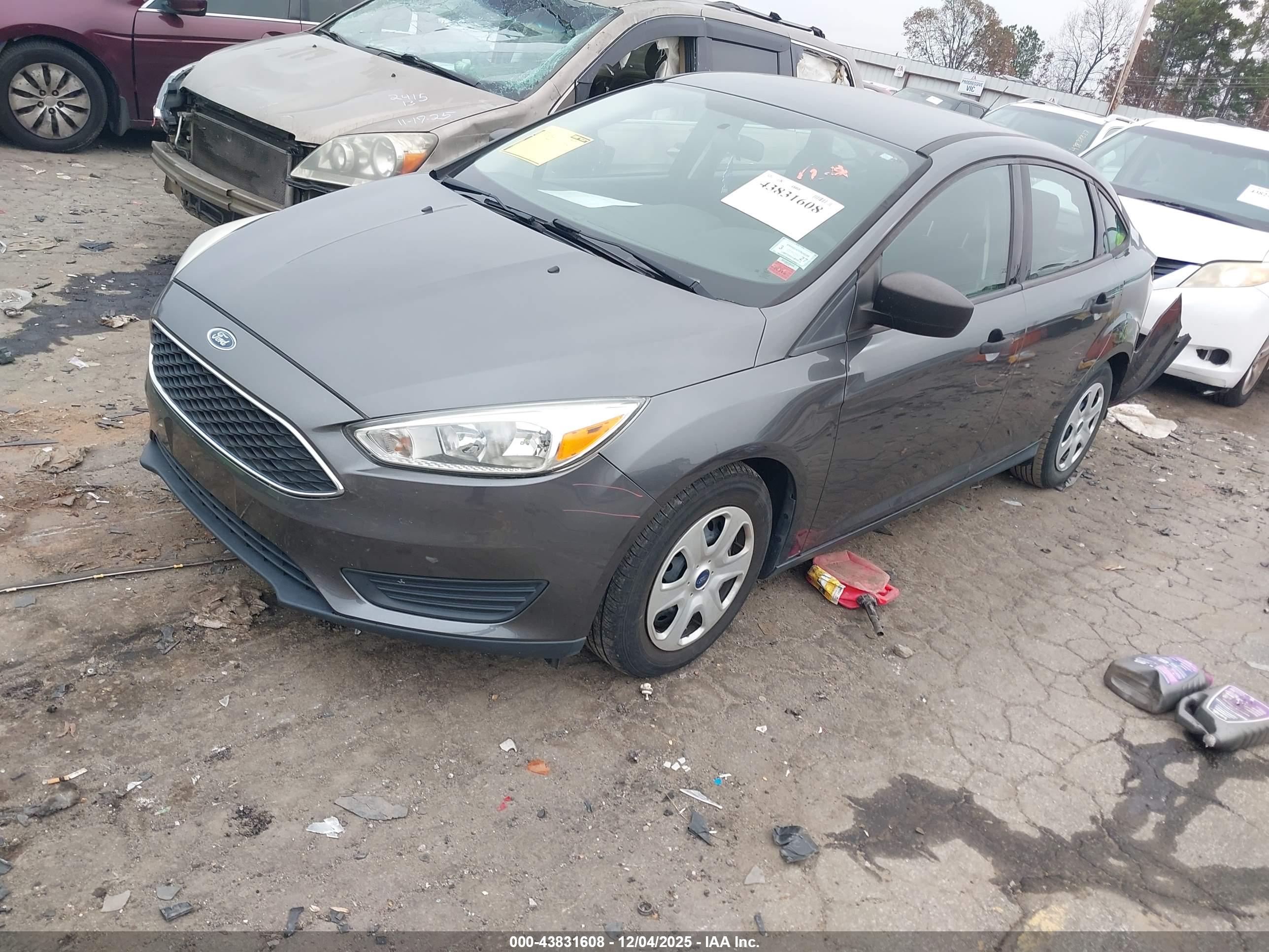 FORD FOCUS image 2