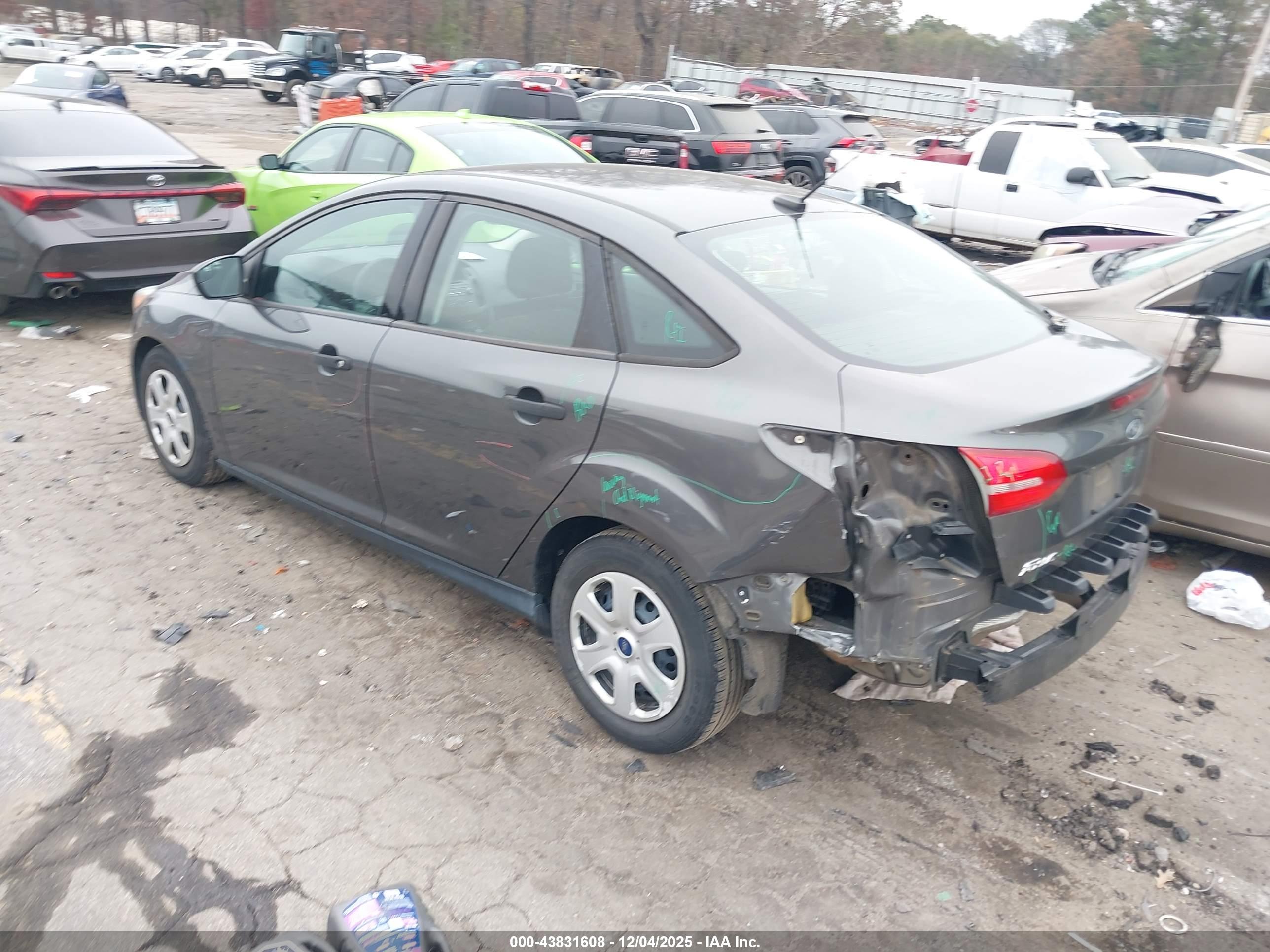 FORD FOCUS image 3