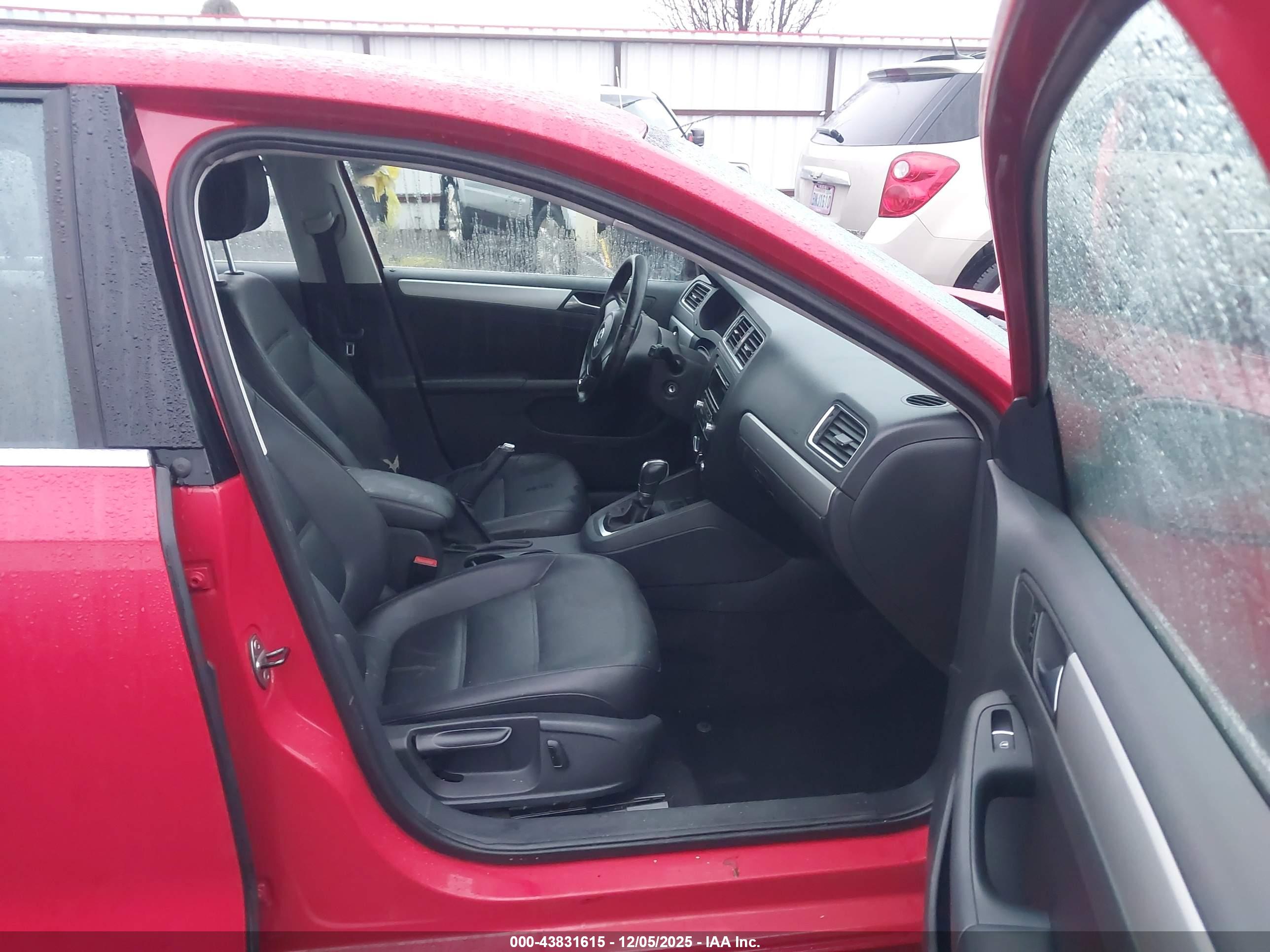 VOLKSWAGEN JETTA image 5