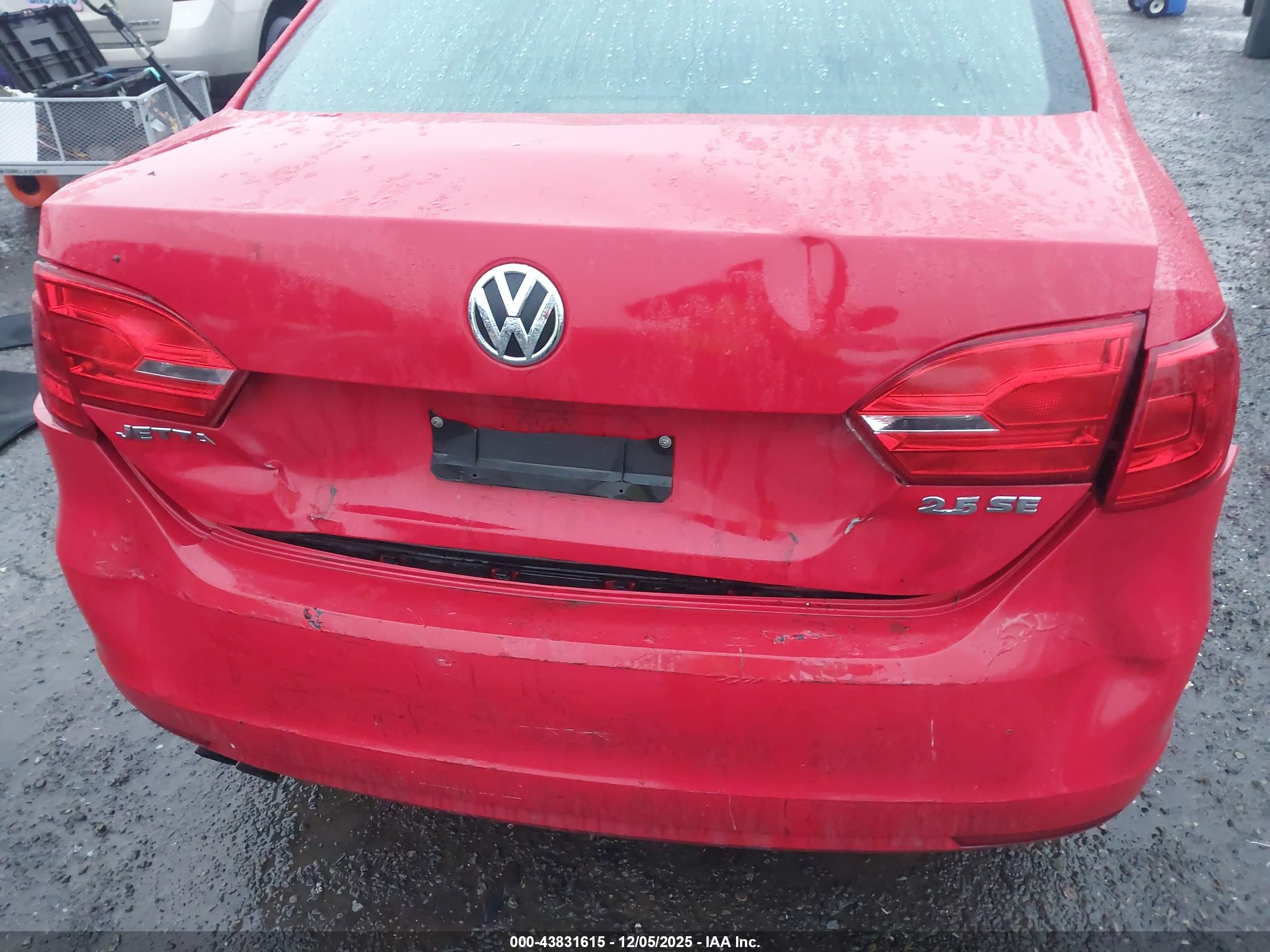 VOLKSWAGEN JETTA image 6