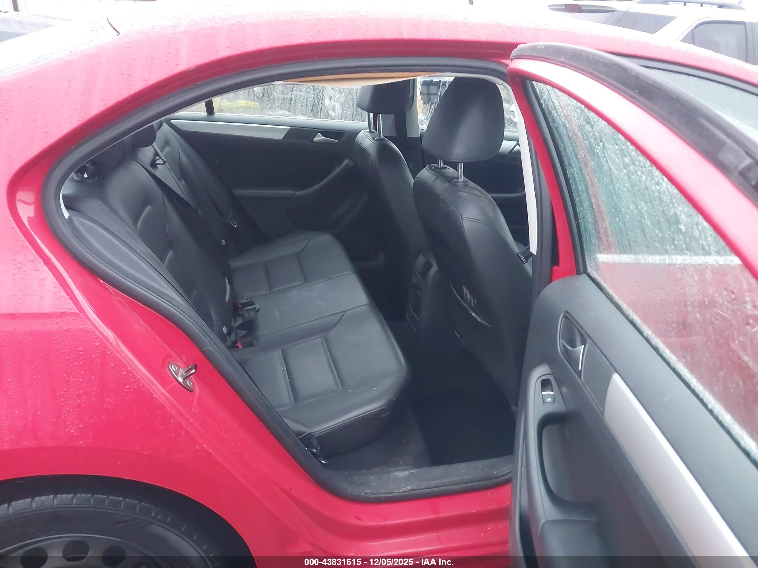 VOLKSWAGEN JETTA image 8