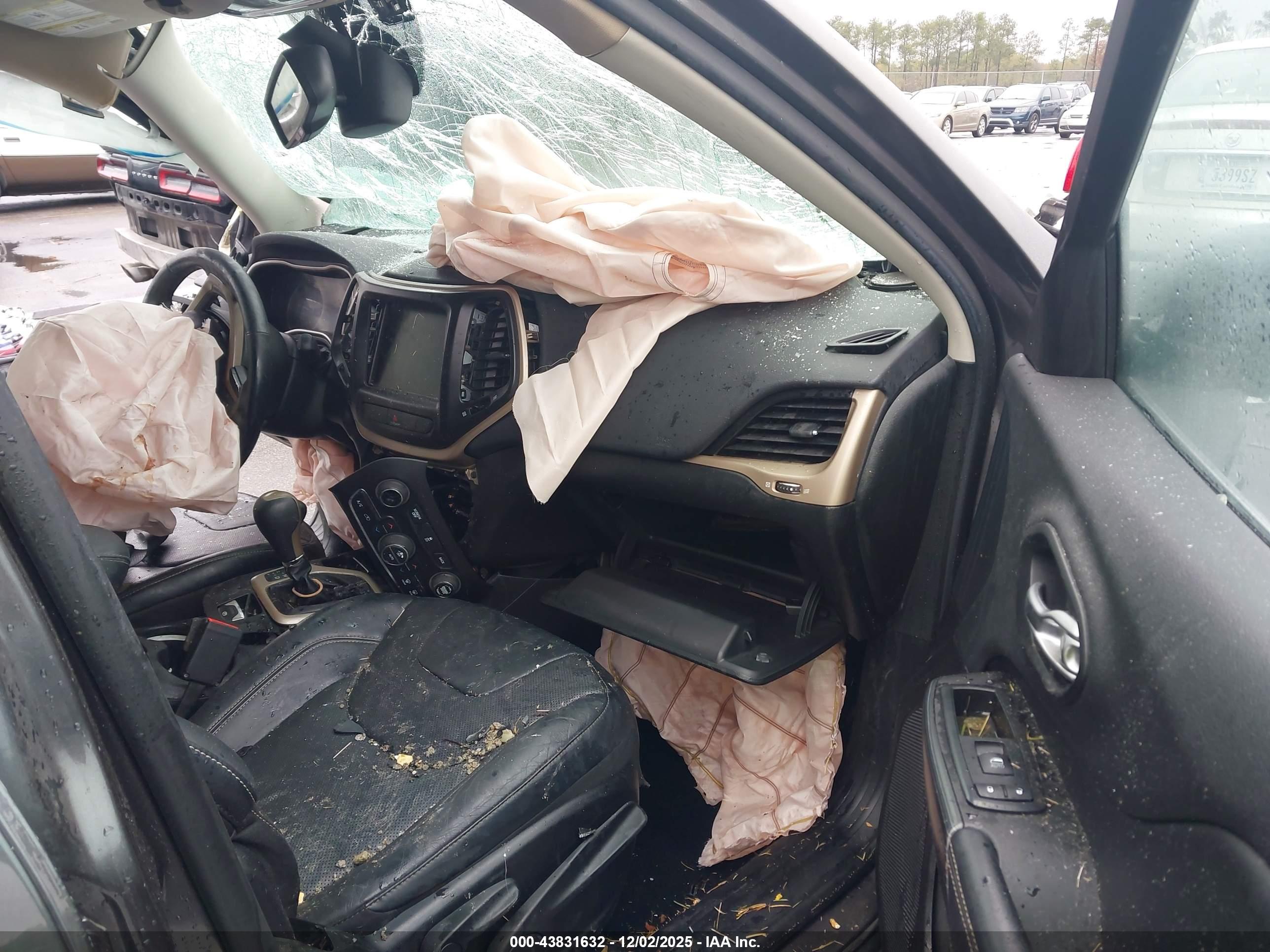 JEEP CHEROKEE image 5