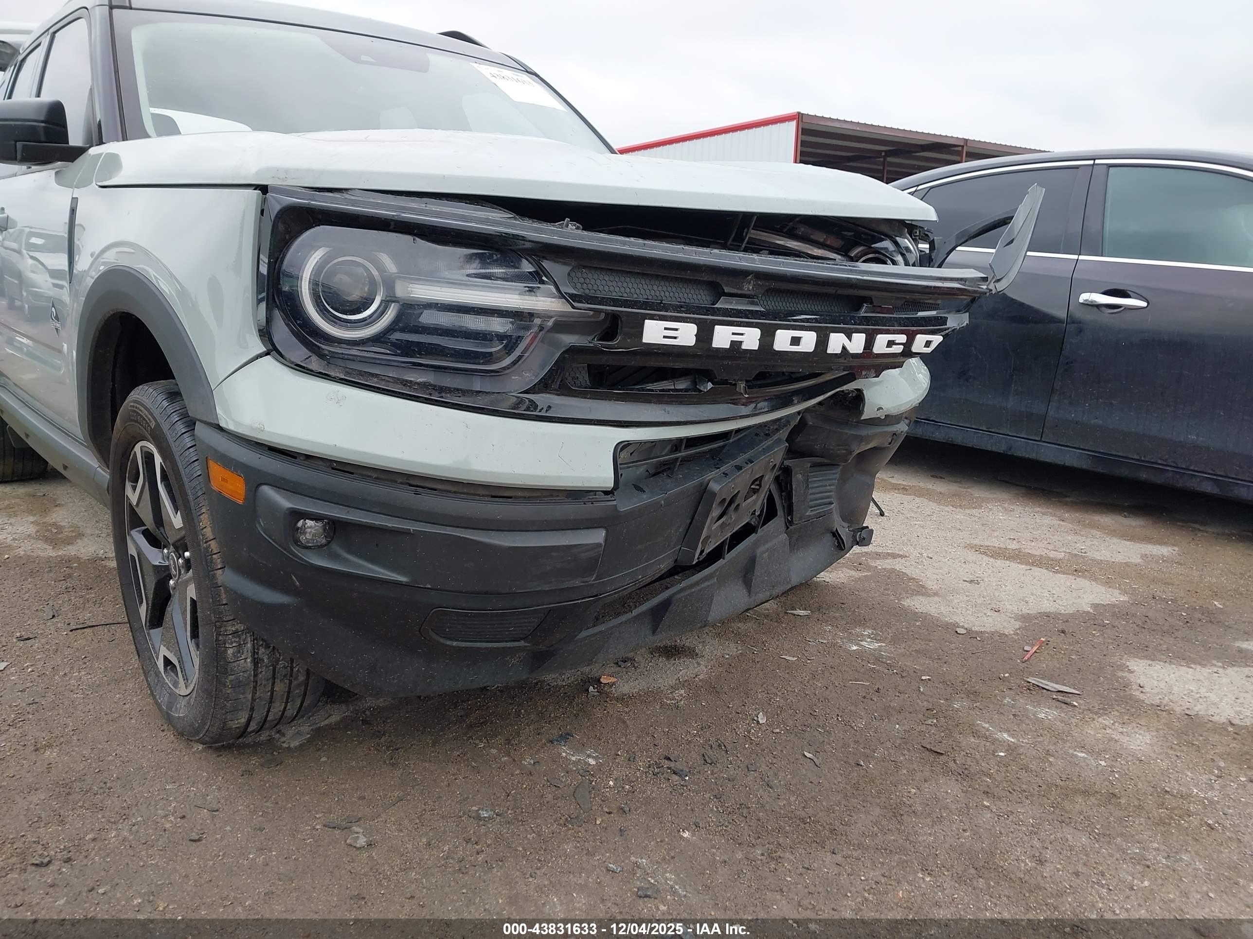 FORD BRONCO image 6