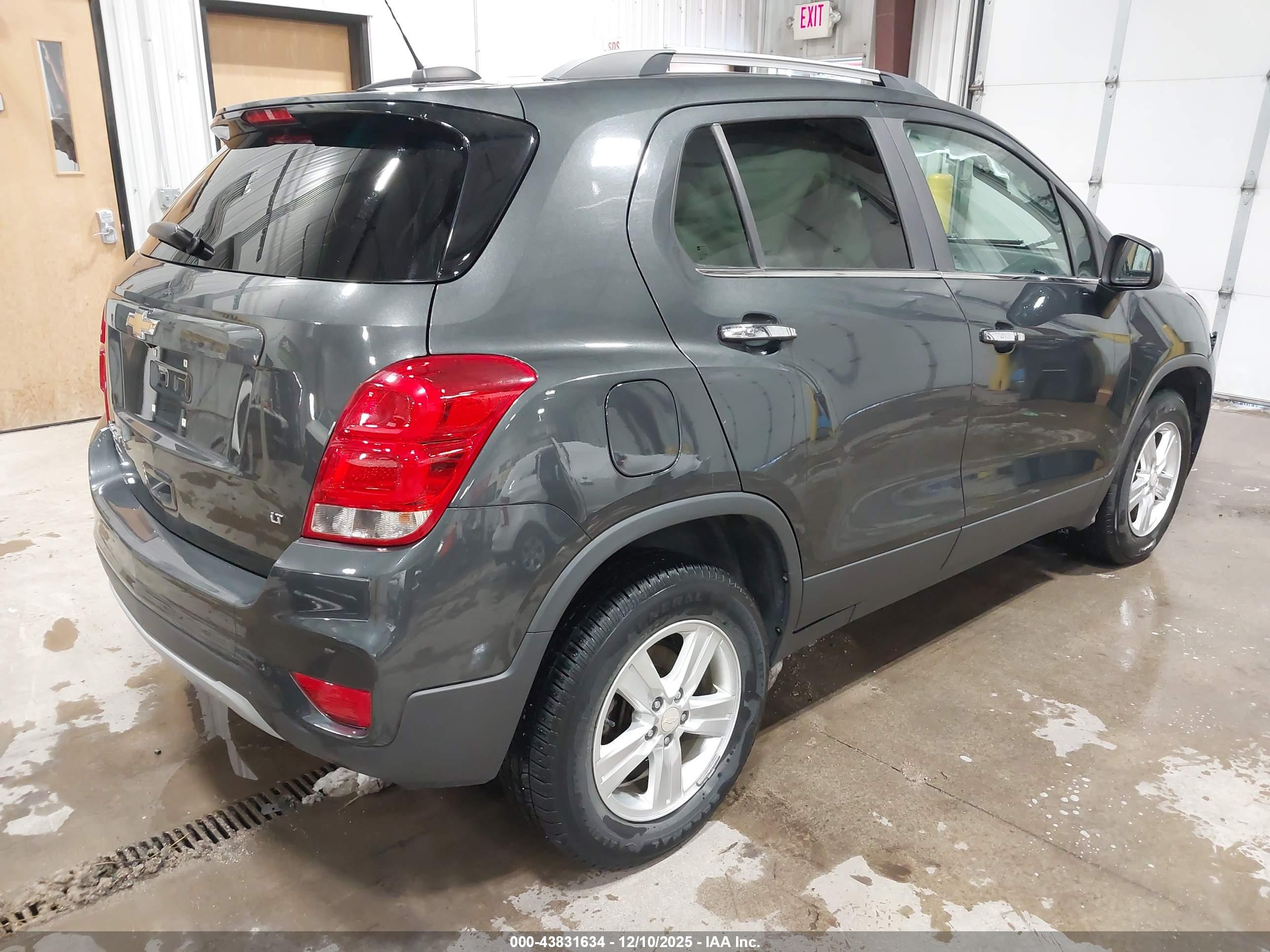 CHEVROLET TRAX image 4
