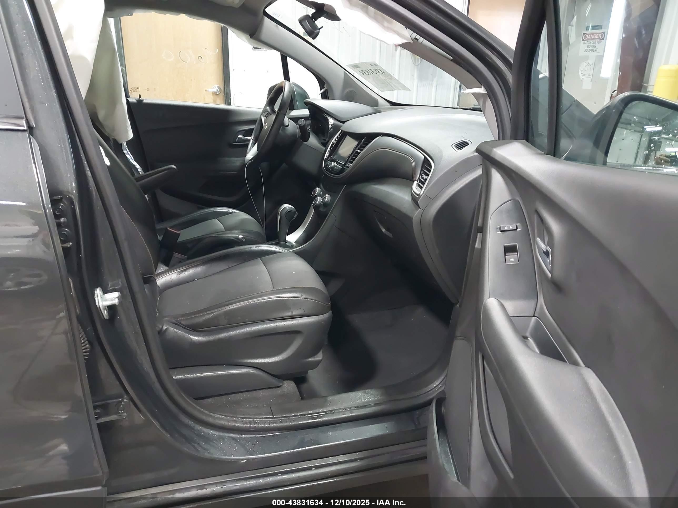 CHEVROLET TRAX image 5