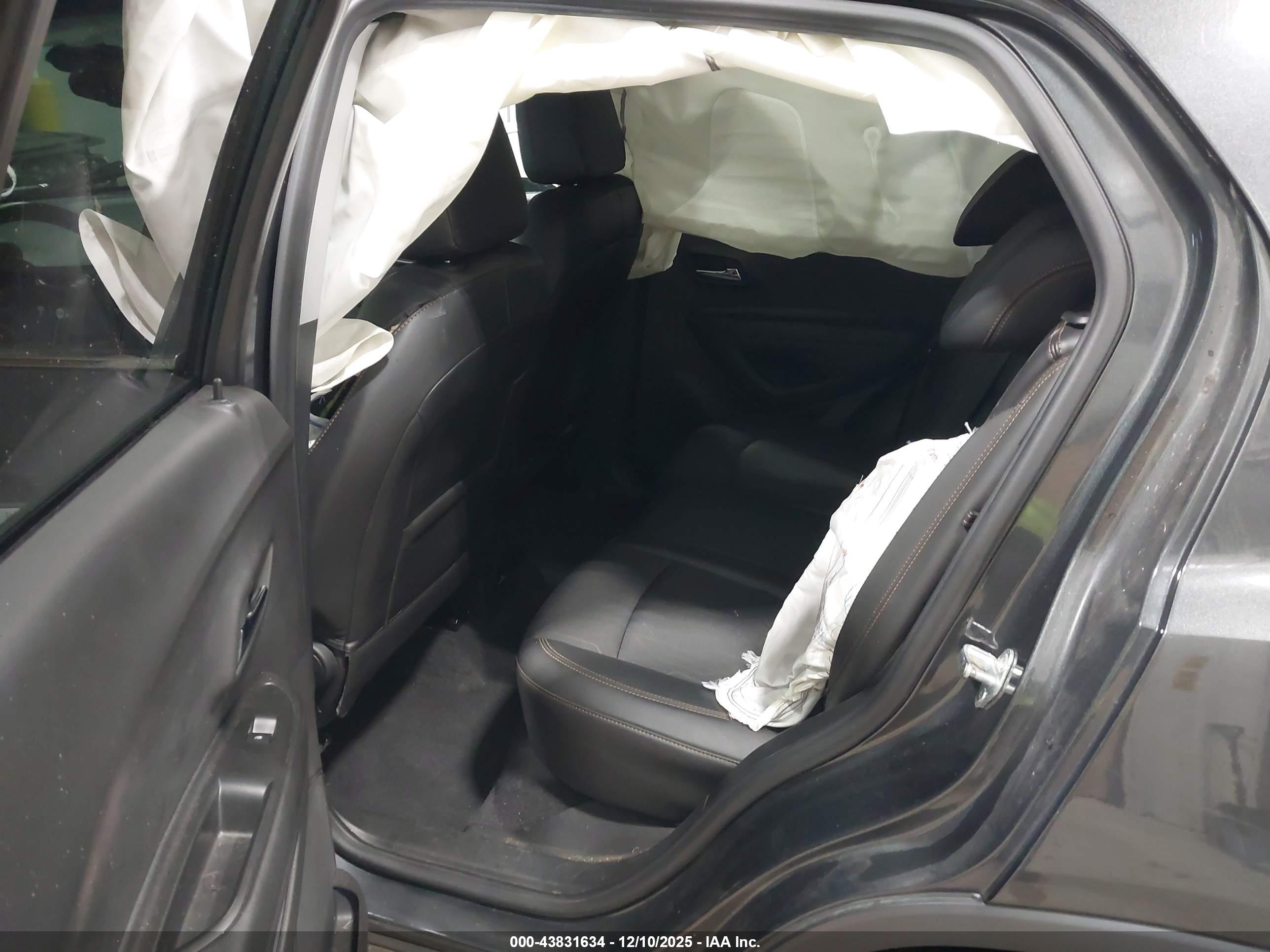 CHEVROLET TRAX image 8