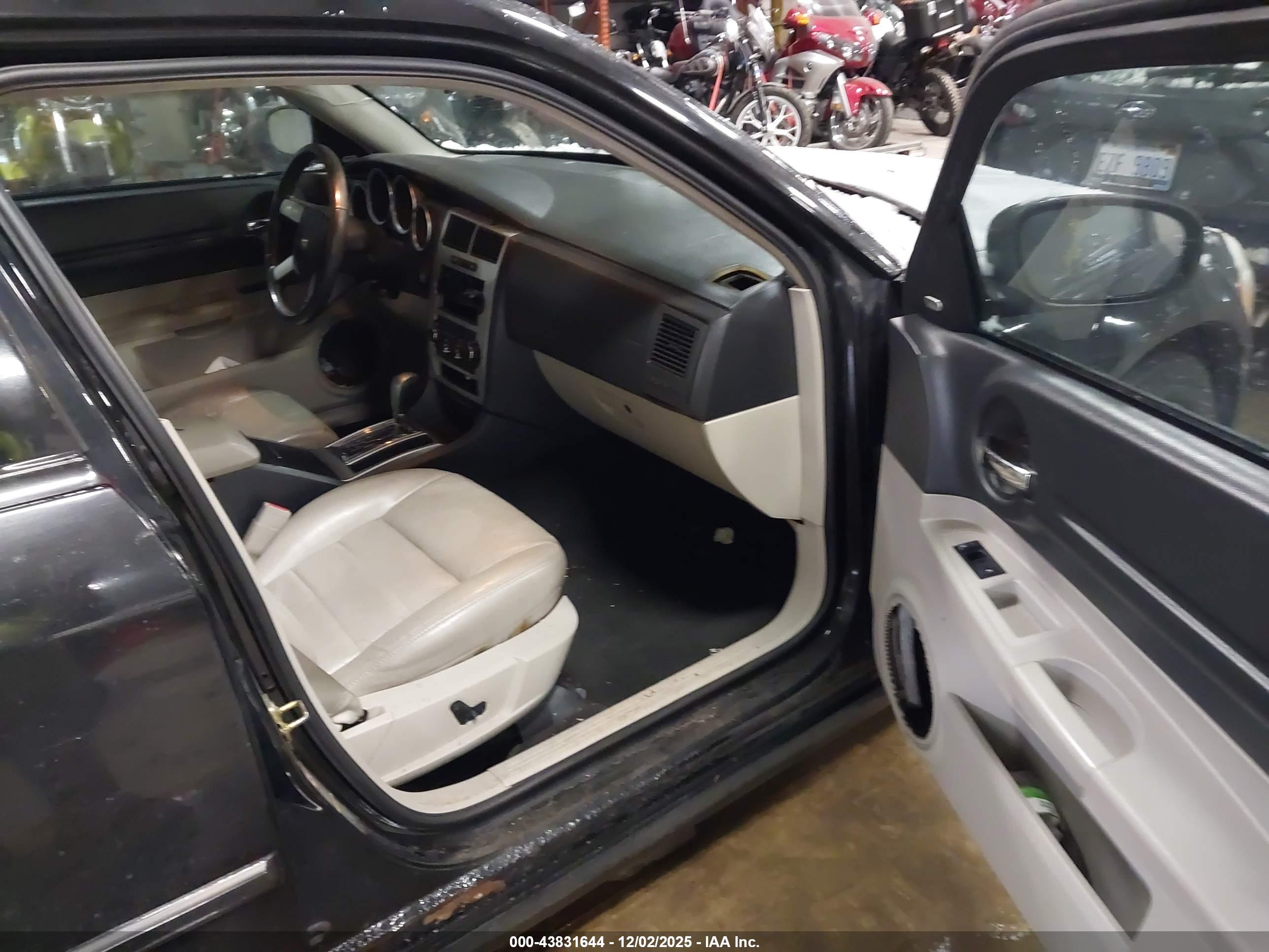 DODGE MAGNUM image 5