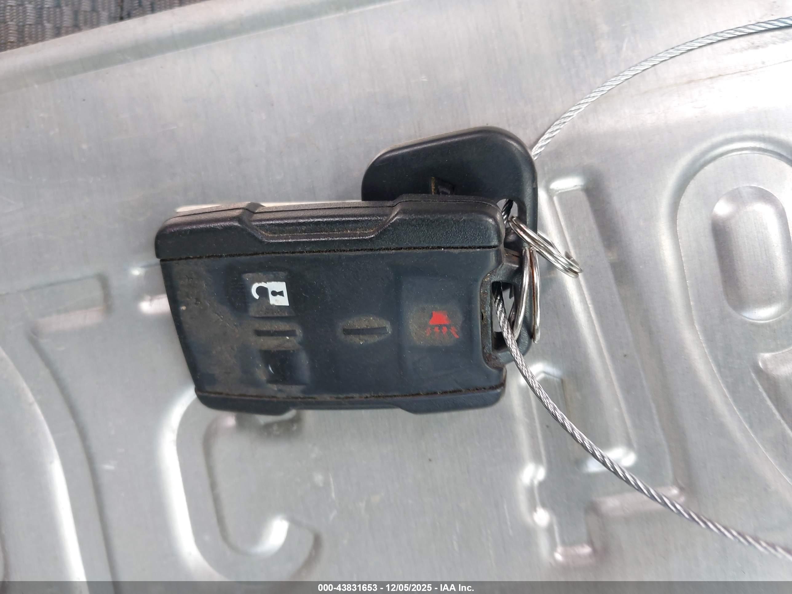 CHEVROLET COLORADO image 11