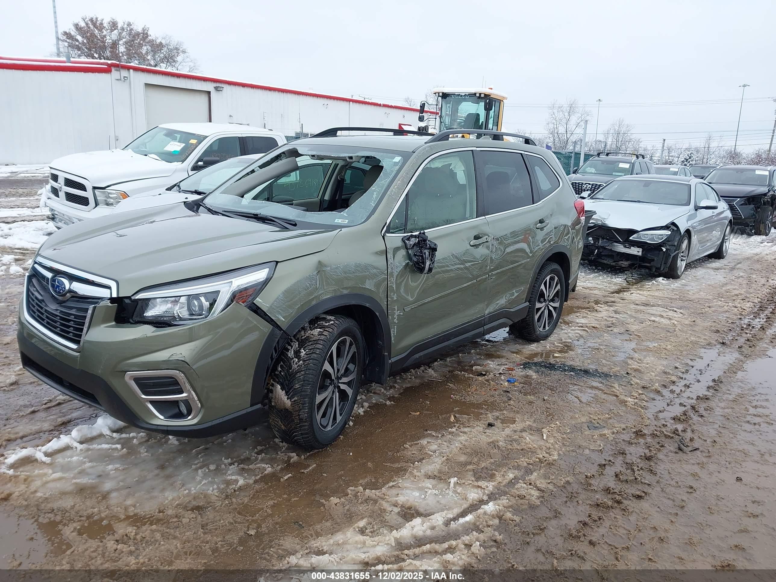 SUBARU FORESTER image 6