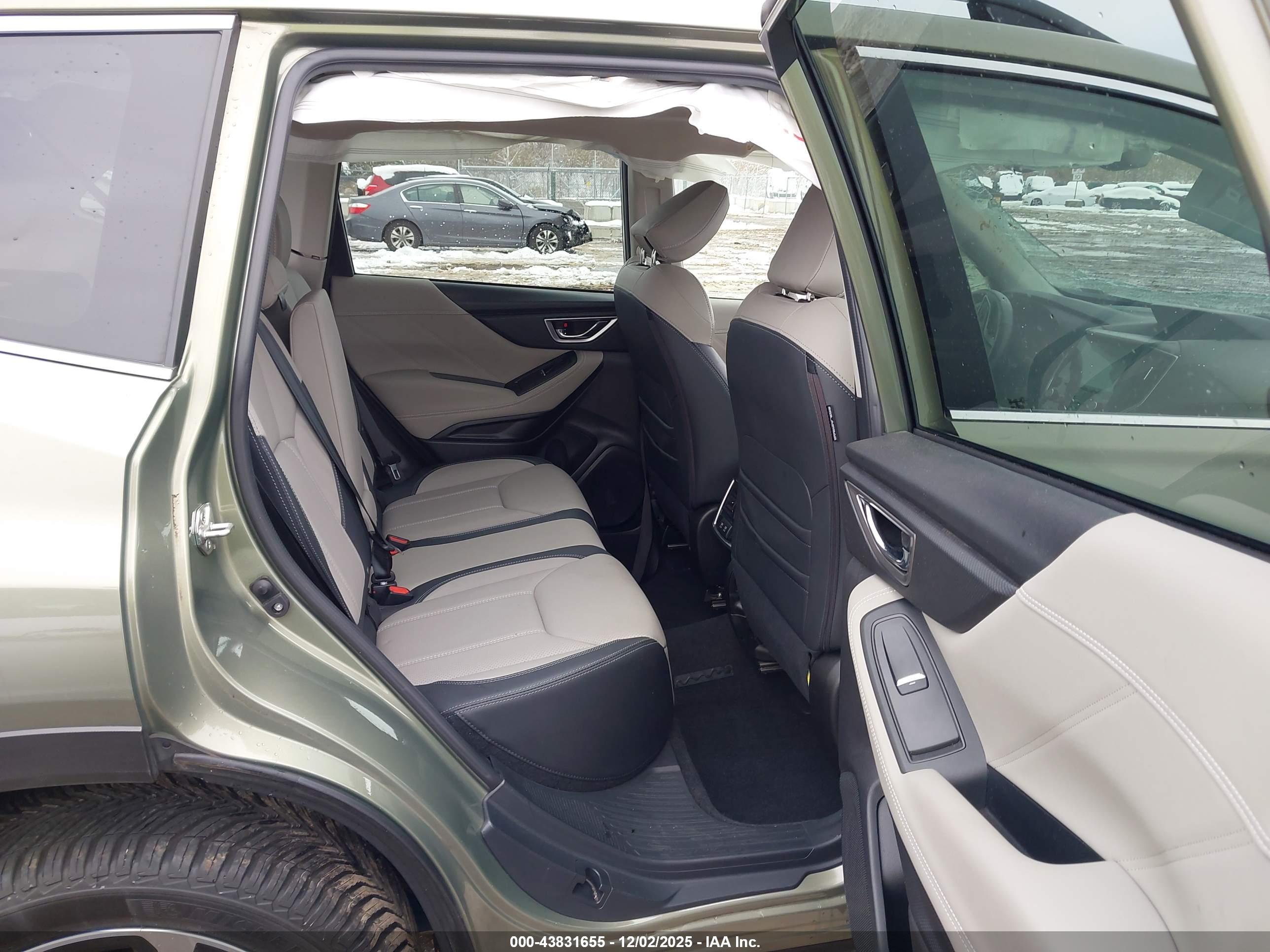 SUBARU FORESTER image 8